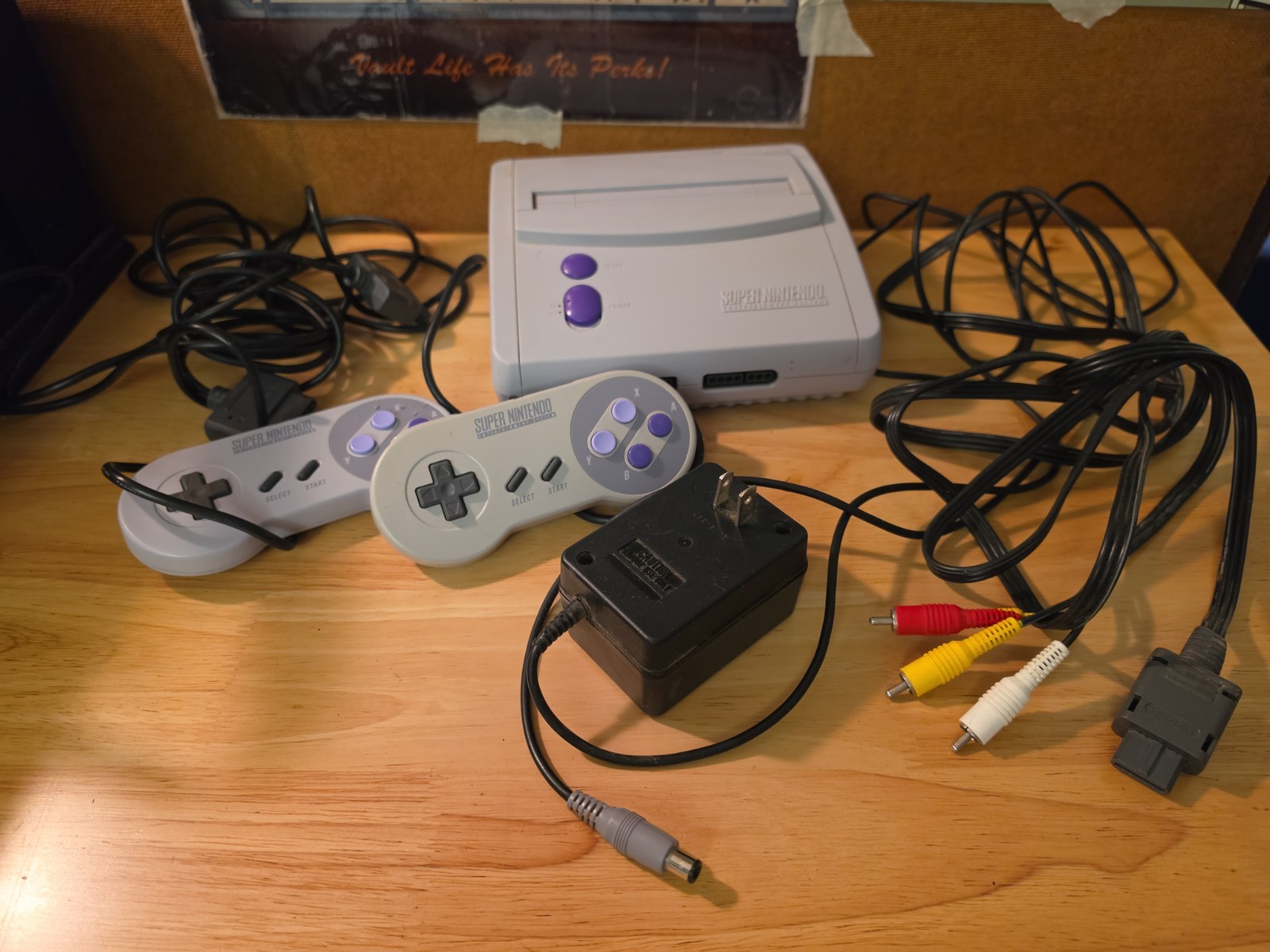 Super Nintendo SNES SNS-001 Video Game Console System with Controllers (2) 1991