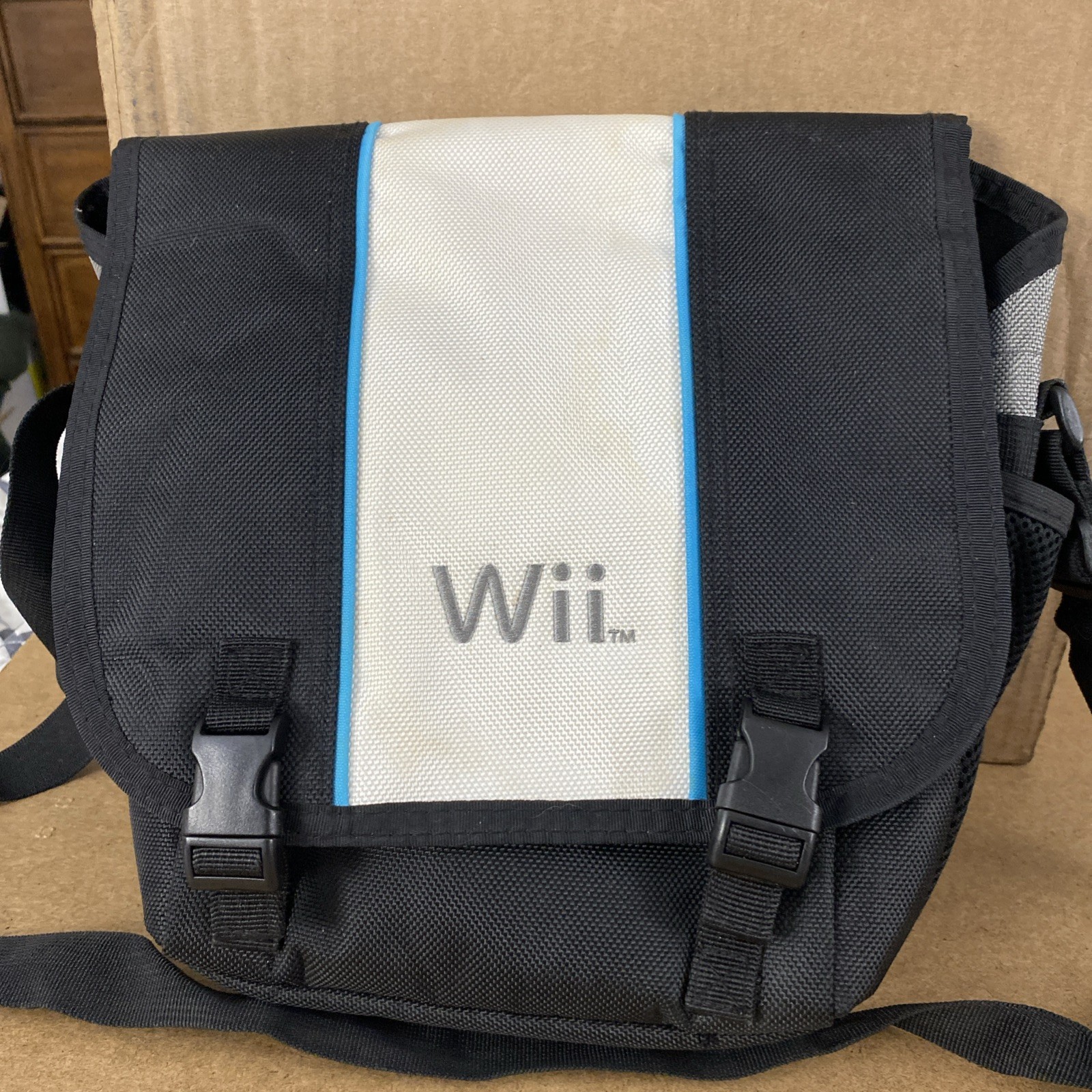 Nintendo Wii Lot Two Controllers, Carrying Case 1 Joy Stick 1 Cover,Stand Work