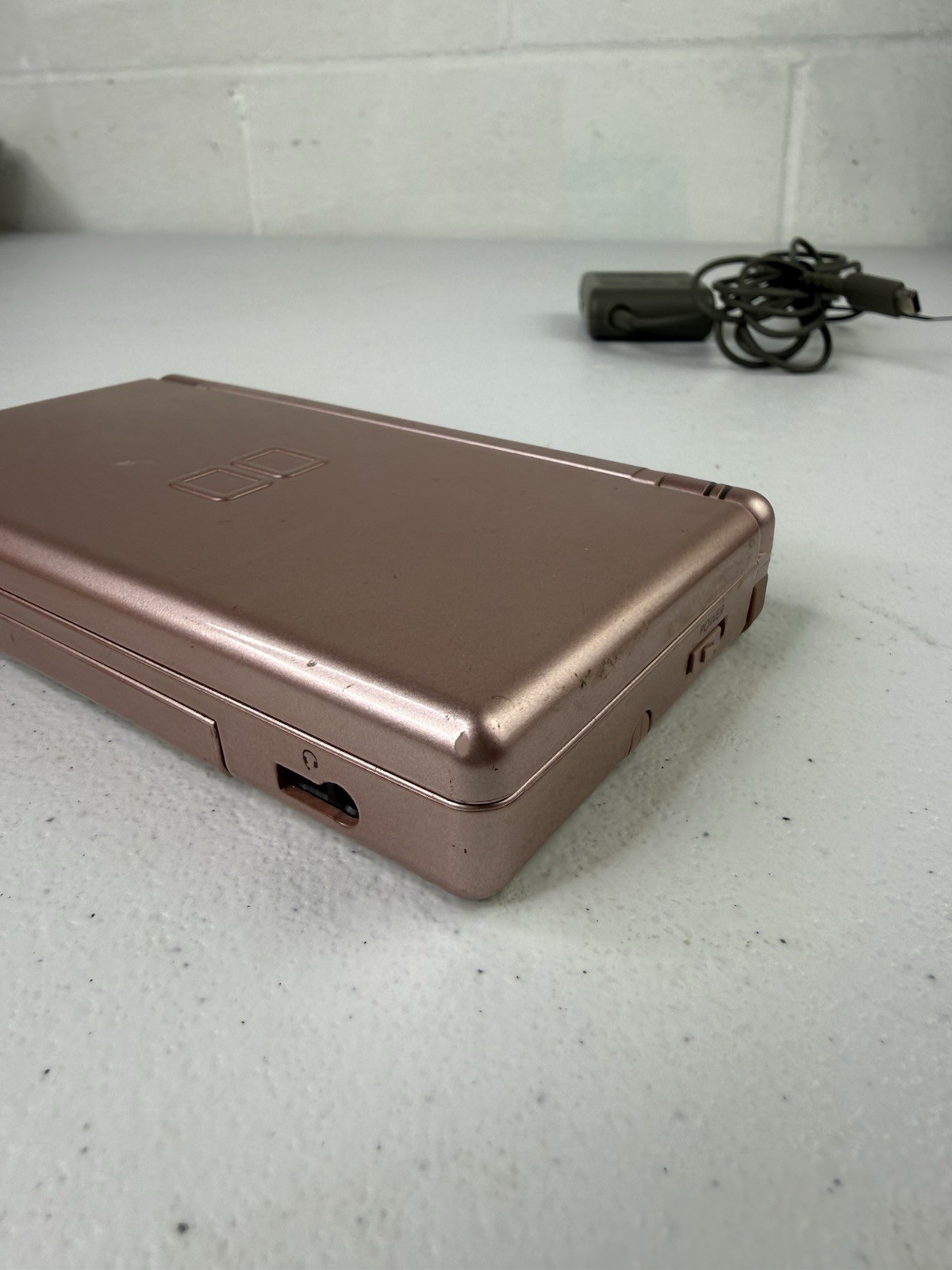 Nintendo DS Lite Metallic Rose Bundle – Games + Charger