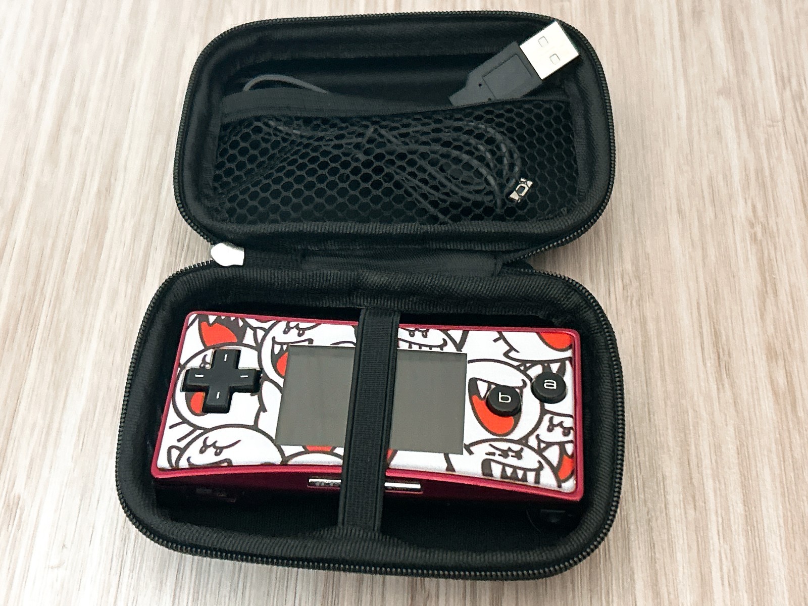 Nintendo GameBoy Micro 20th Anniversary Edition Famicom w/ Charger – Excellent