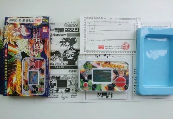 Vintage 1995 Bandai Dragon Ball Z Pocket Club P-1 Mini Cell vs Gohan LSI Game