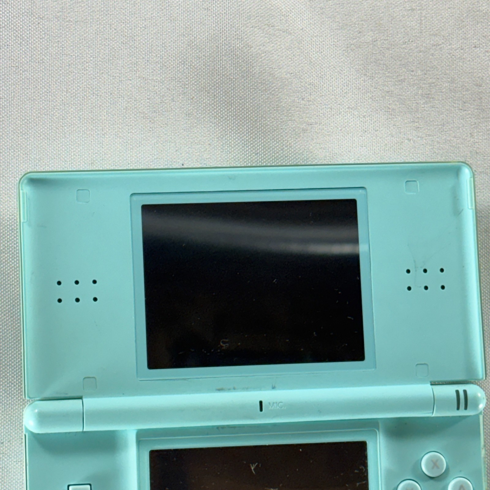 Nintendo DS Lite Ice Blue Handheld System – Doesn’t Read Games