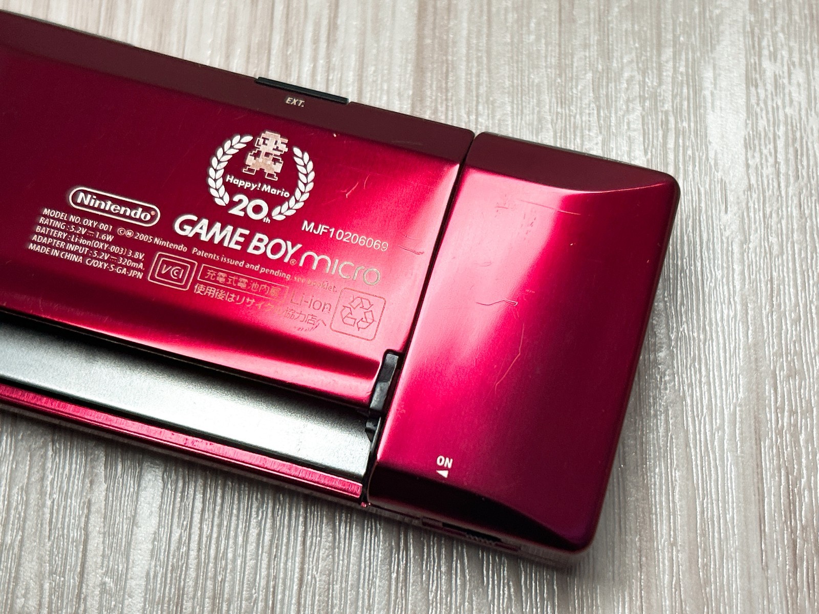 Nintendo GameBoy Micro 20th Anniversary Edition Famicom w/ Charger – Excellent