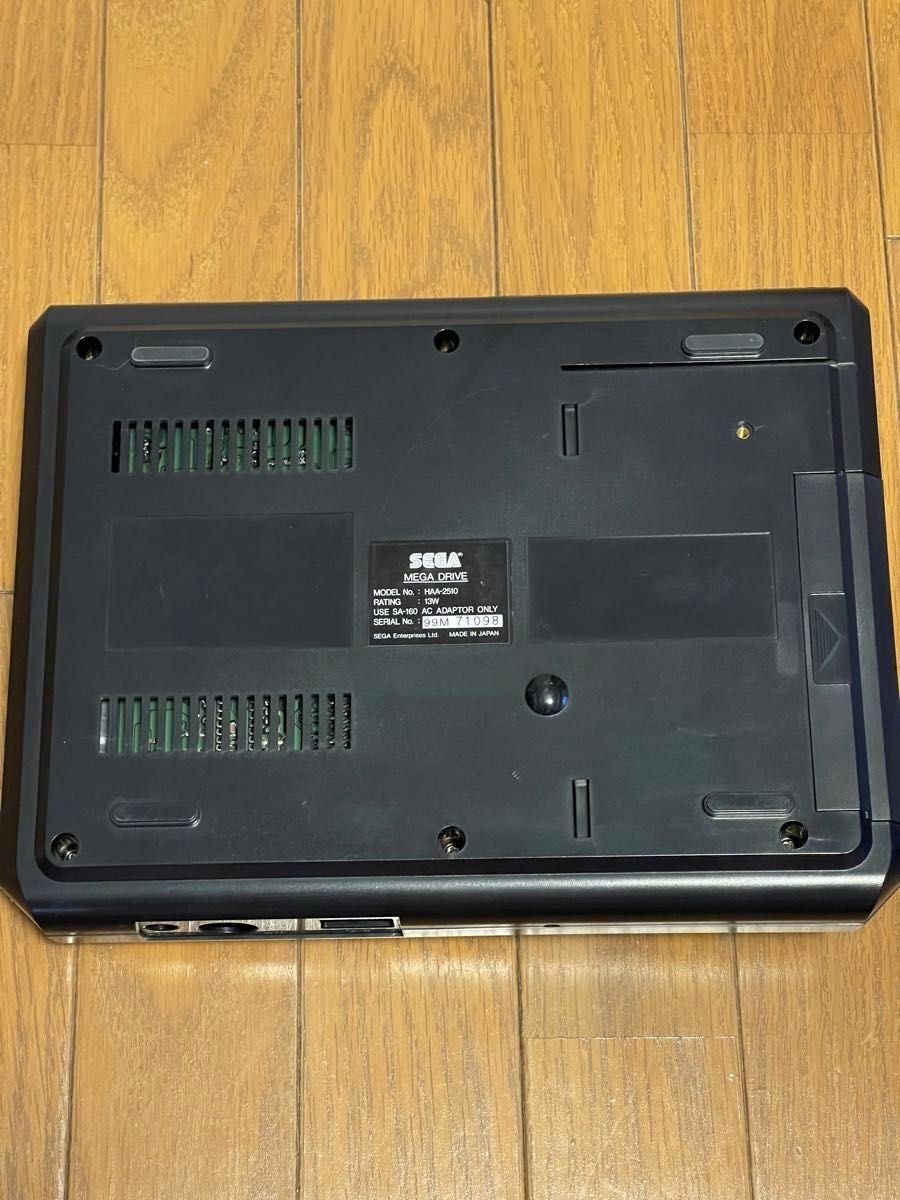 Mega Drive console HAA-2510, working condition, serial number matching.