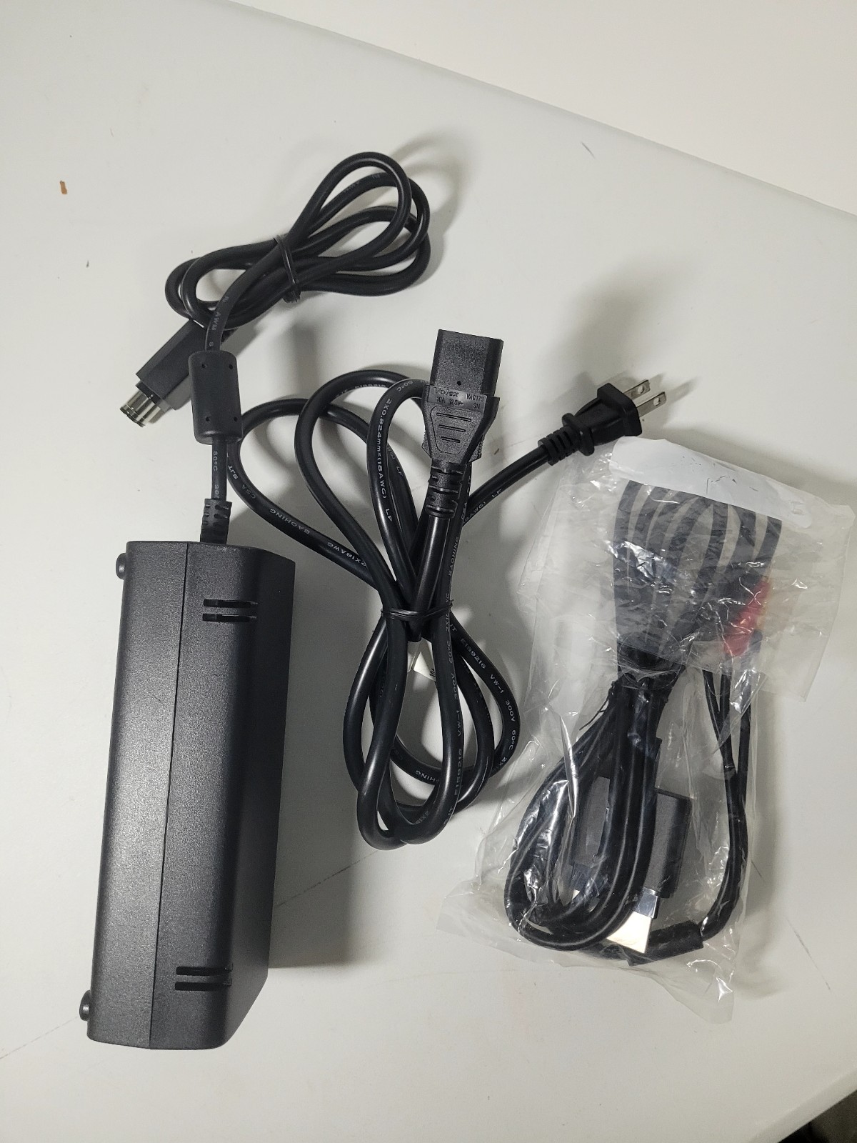 Microsoft Xbox 360 Kinect Console with 2 Controllers
