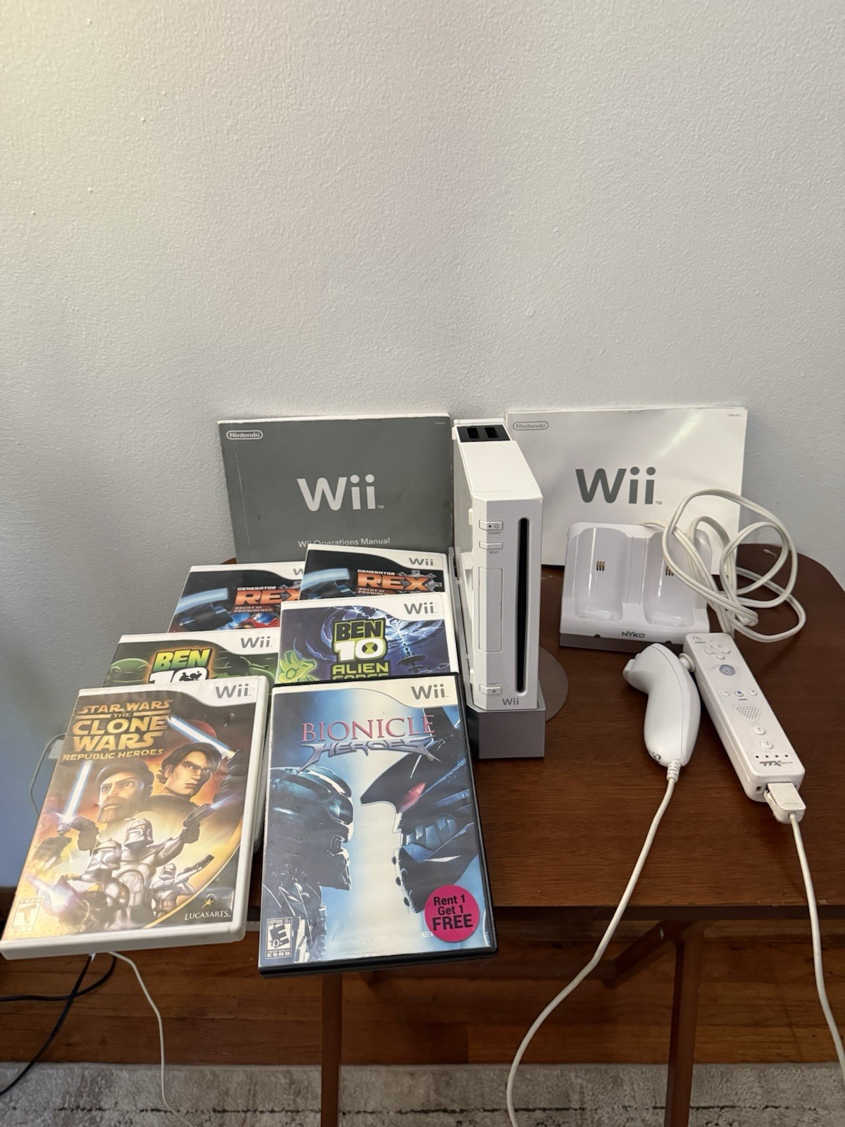 Nintendo Wii RVL-001 GameCube Compatible Console Wii Bundle With 6 Games Tested