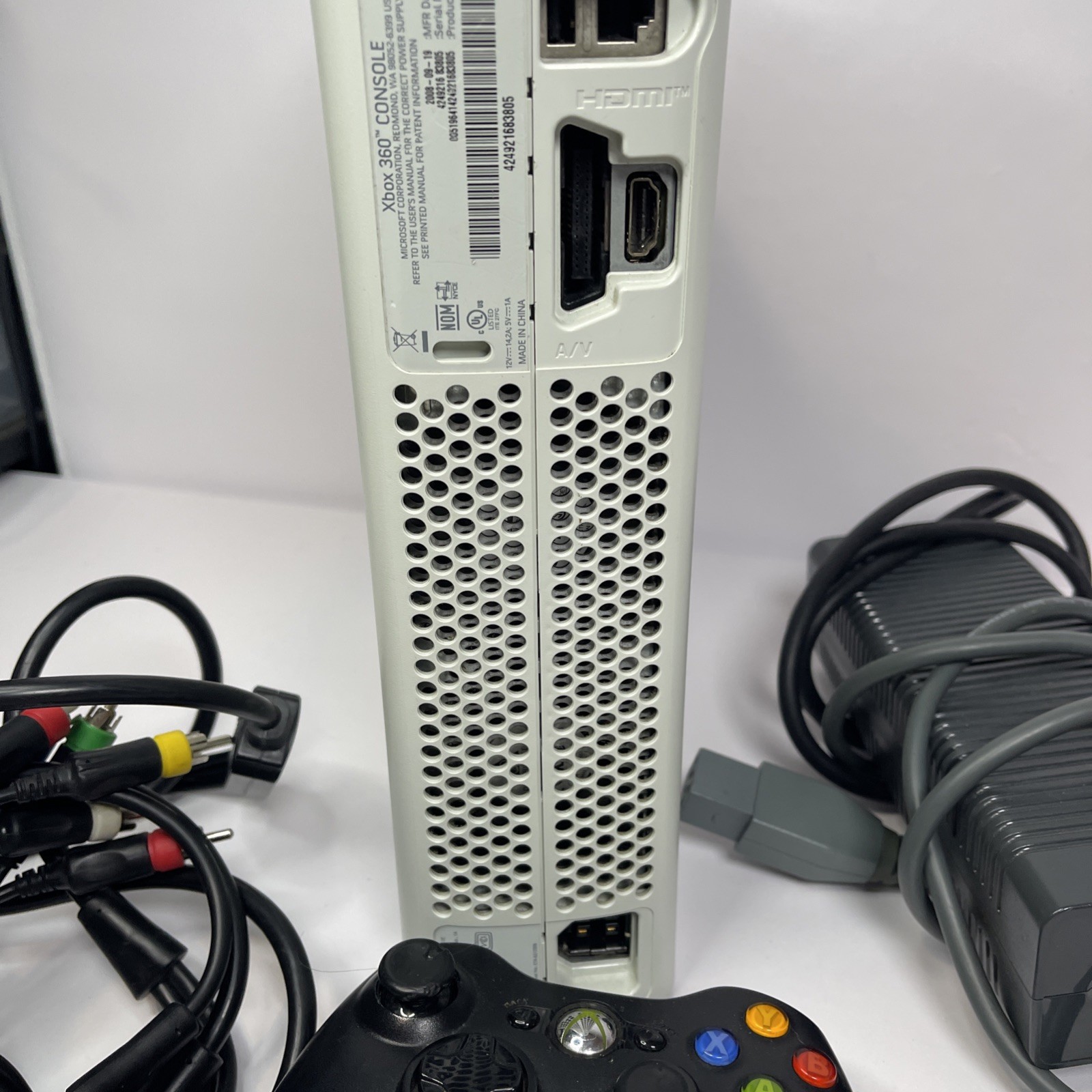 Microsoft Xbox 360 White Video Gaming Console System Includes Controller READ DC
