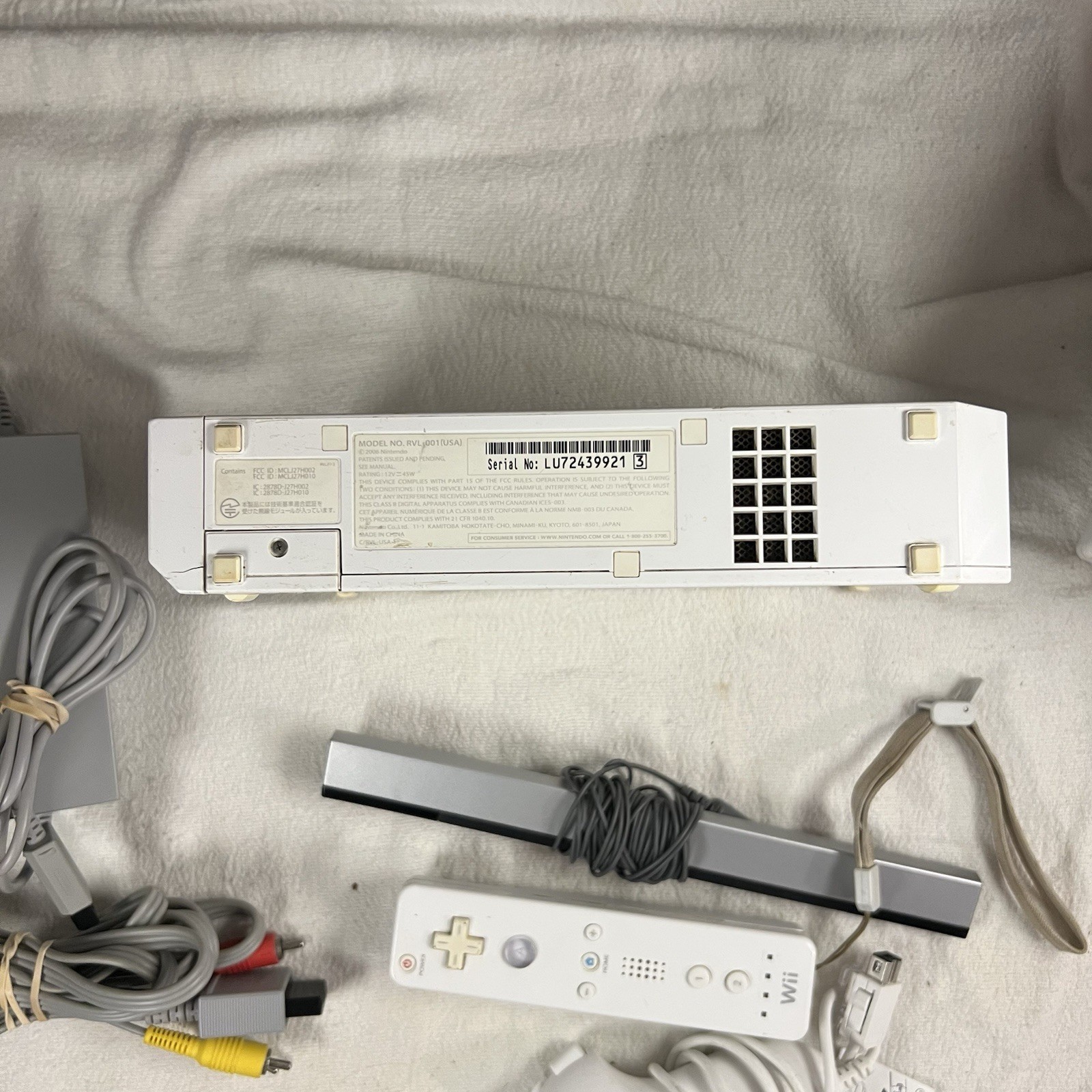 Nintendo Wii RVL-001 512 MB Home Console Bundle 8 Games