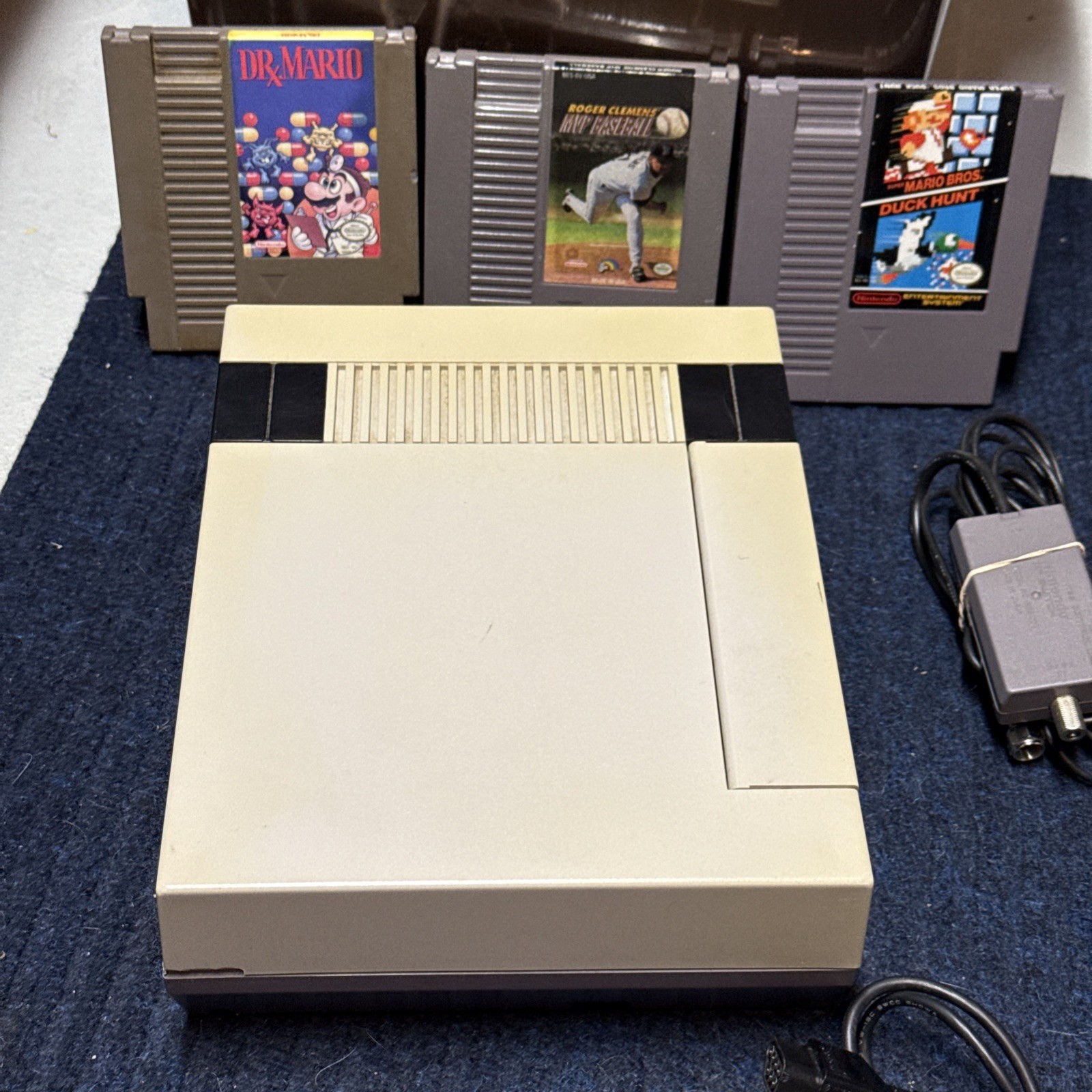 Nintendo Entertainment System NES Console Bundle Controller 3 Games New 72 Pin.