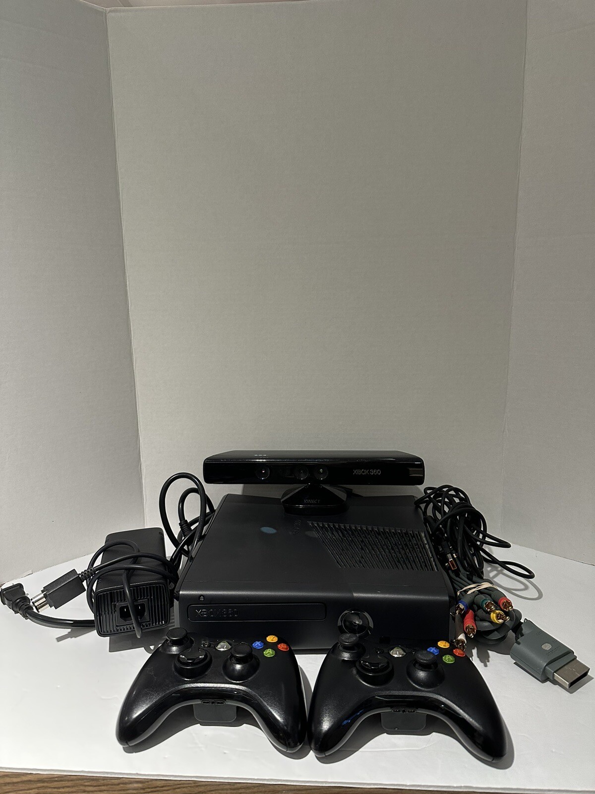 Microsoft Xbox 360 S 4GB Console Gaming System Black 1439 with Kinect Tested