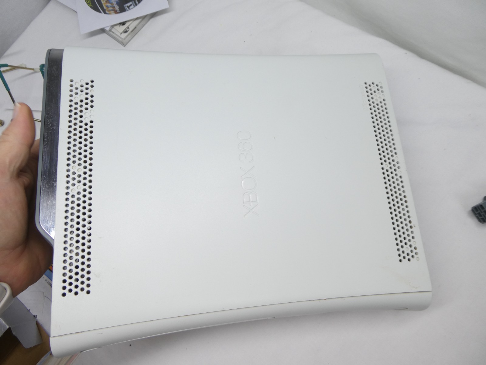 Microsoft Xbox 360 Pro 20GB Console – Matte White Tested Working with controller