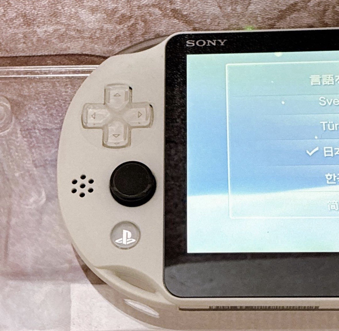 Playstation PS Vita Wi-Fi model PCH-2000 ZA22 Glacier White Free Ship