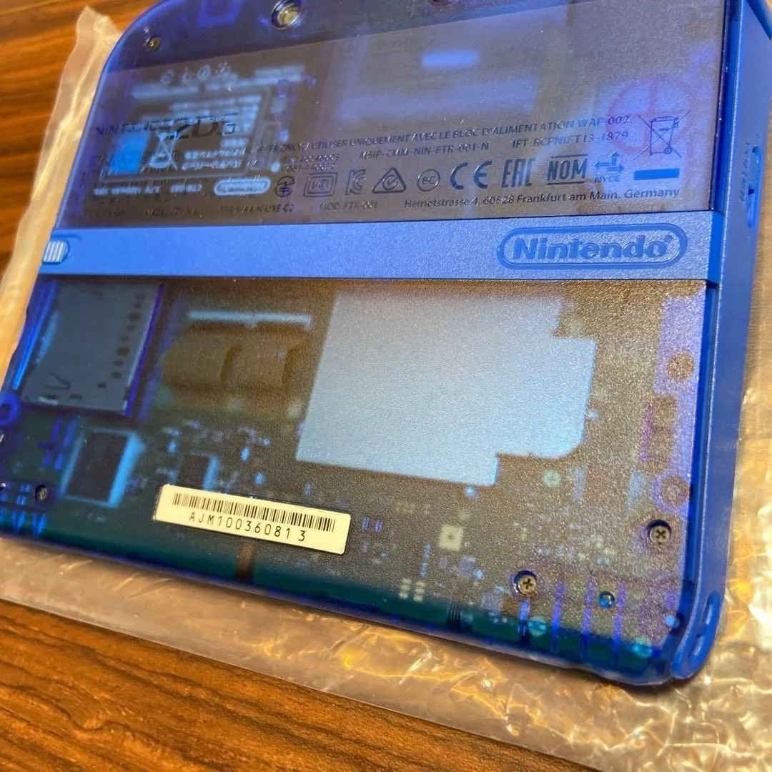 Nintendo 2DS Pokemon Blue 4141 Box Charger Stylus Instruction Manual Included