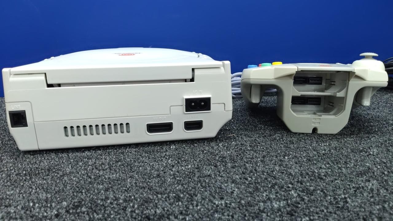 Sega Dreamcast HKT-3000 Console with Box AC Adapter and Cables Used