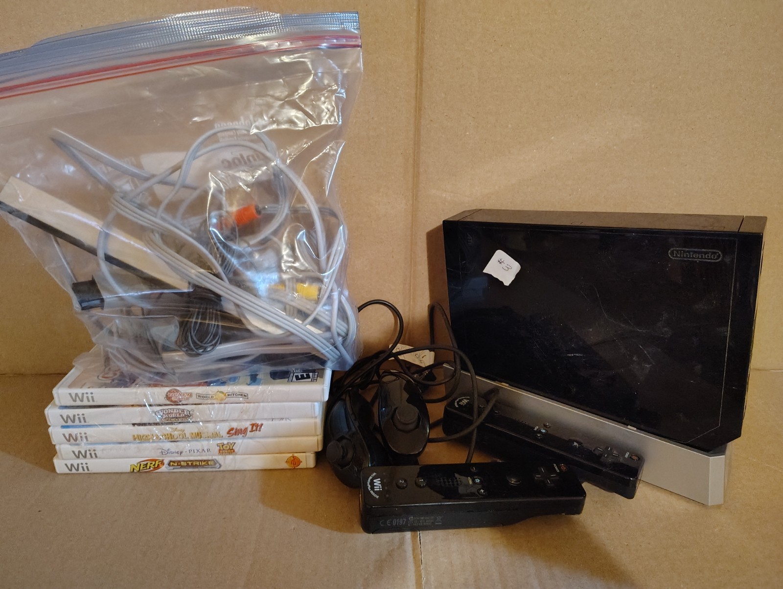 Nintendo RVL-101 Wii Console, 5 Games, 2 Controllers, 2 Nunchuck Tv Not Included
