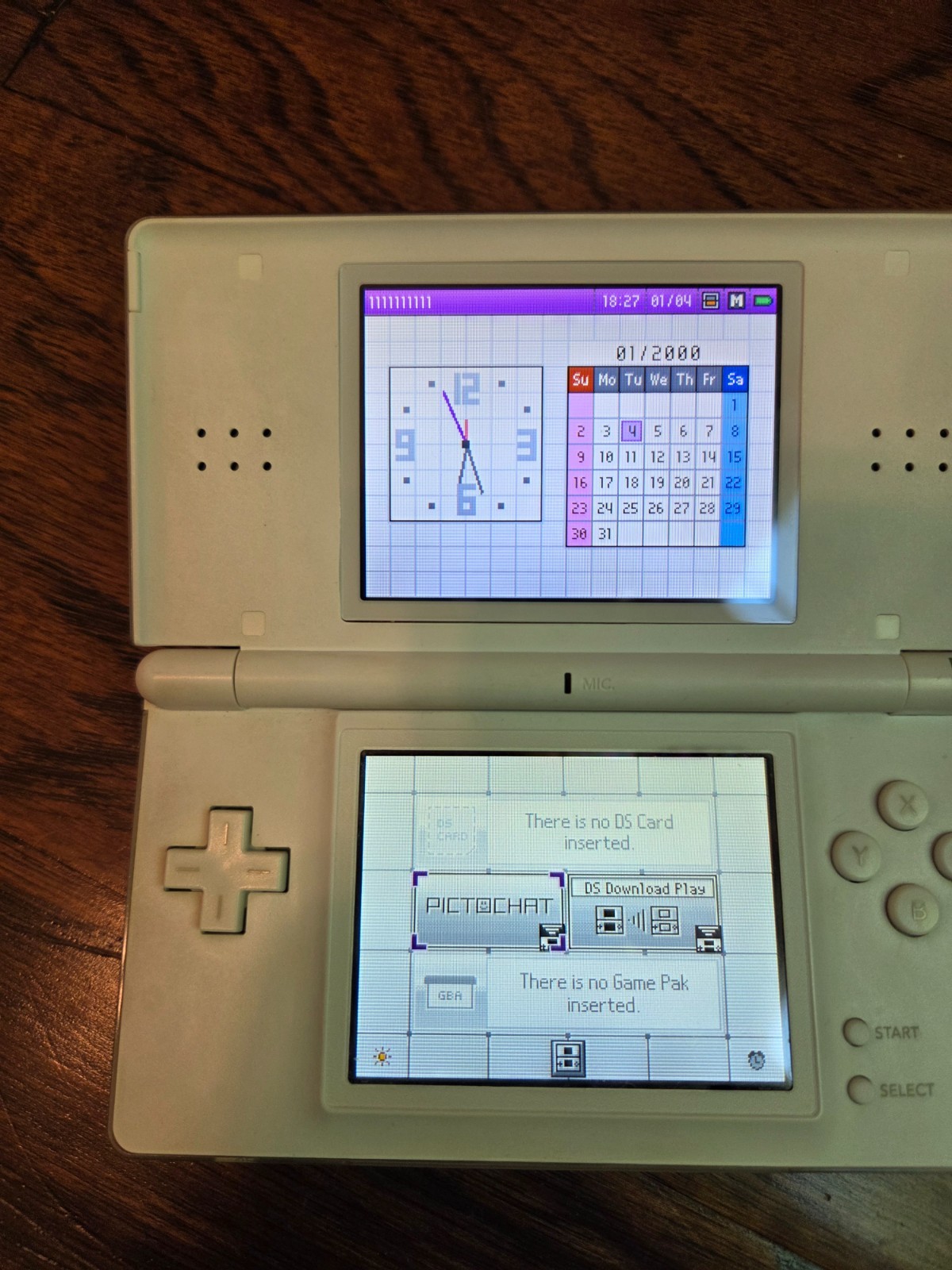 Nintendo DS Lite Handheld System Polar White Works With charger and stylus