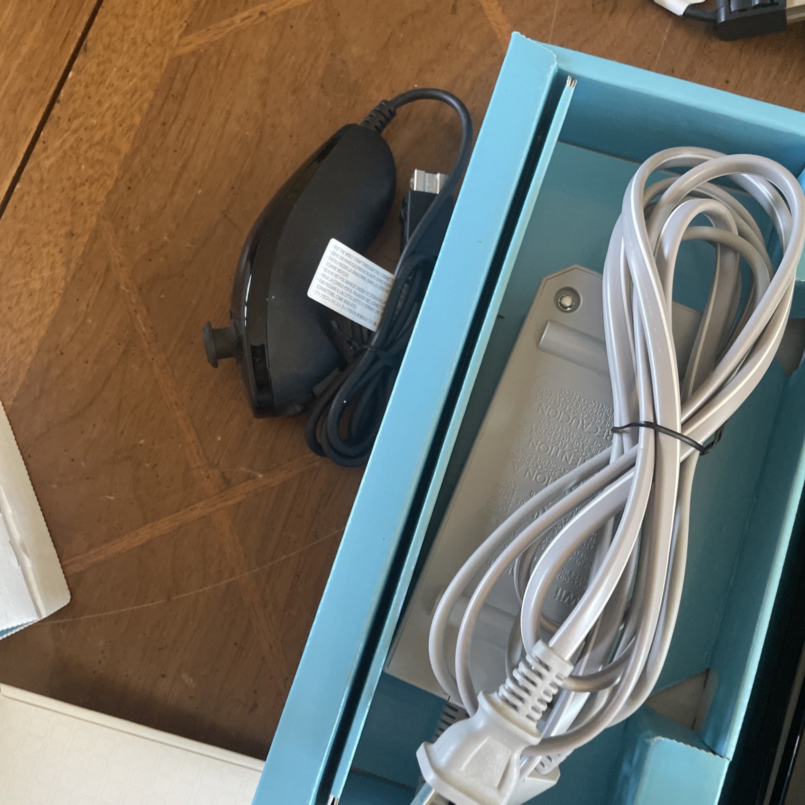 Nintendo Wii Black Console RVL-001 Wii Sports + Resorts Bundle Complete In Box
