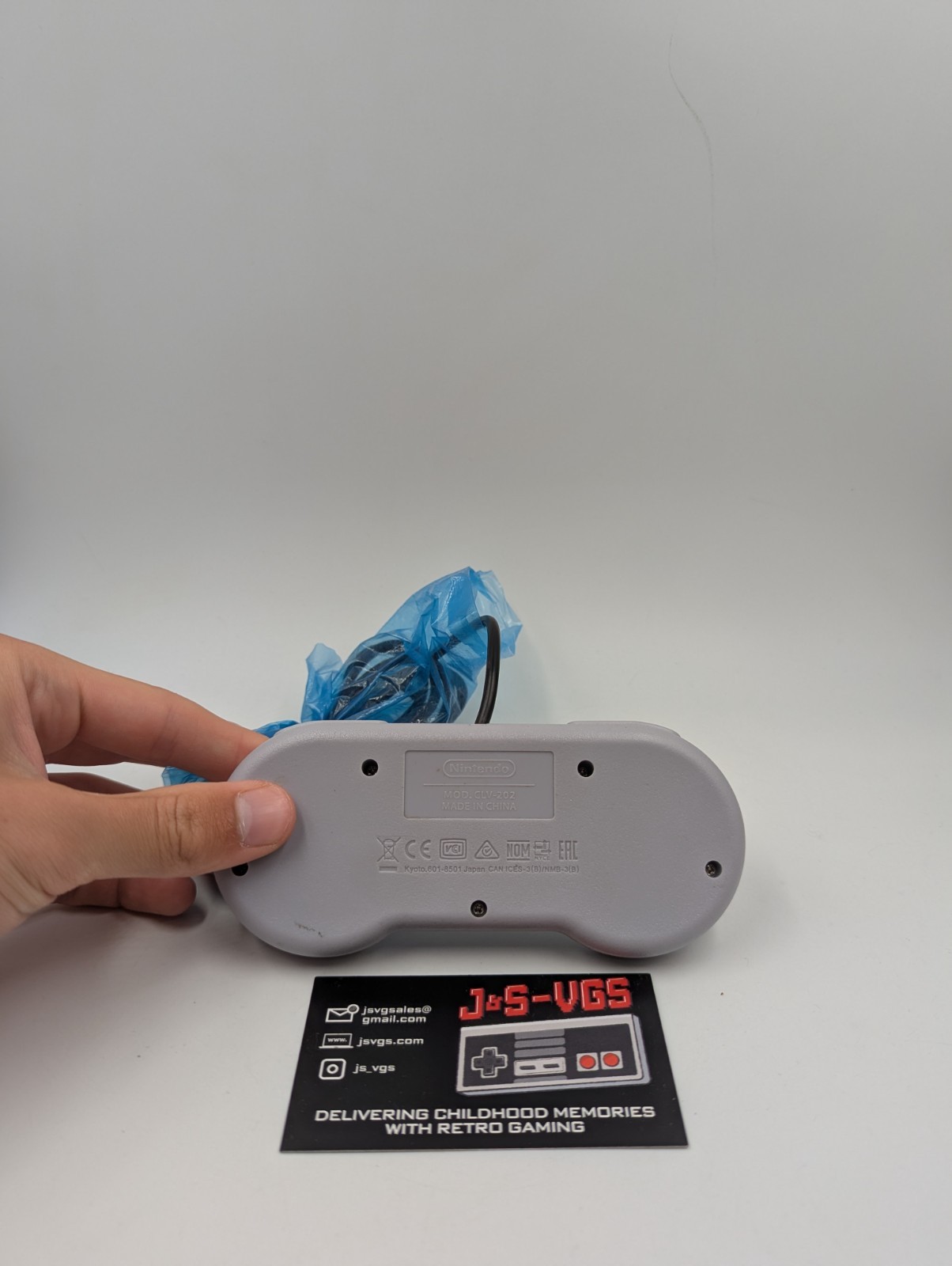 SNES Style Mini Console Clone Gray Non-Nintendo w/ Controller Cables