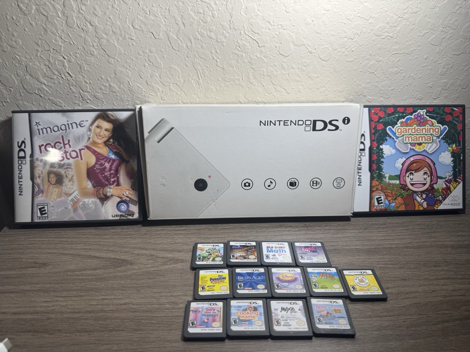 CIB Nintendo DSi Console White TWL-001 DS System Box Charger 15 Games Bundle