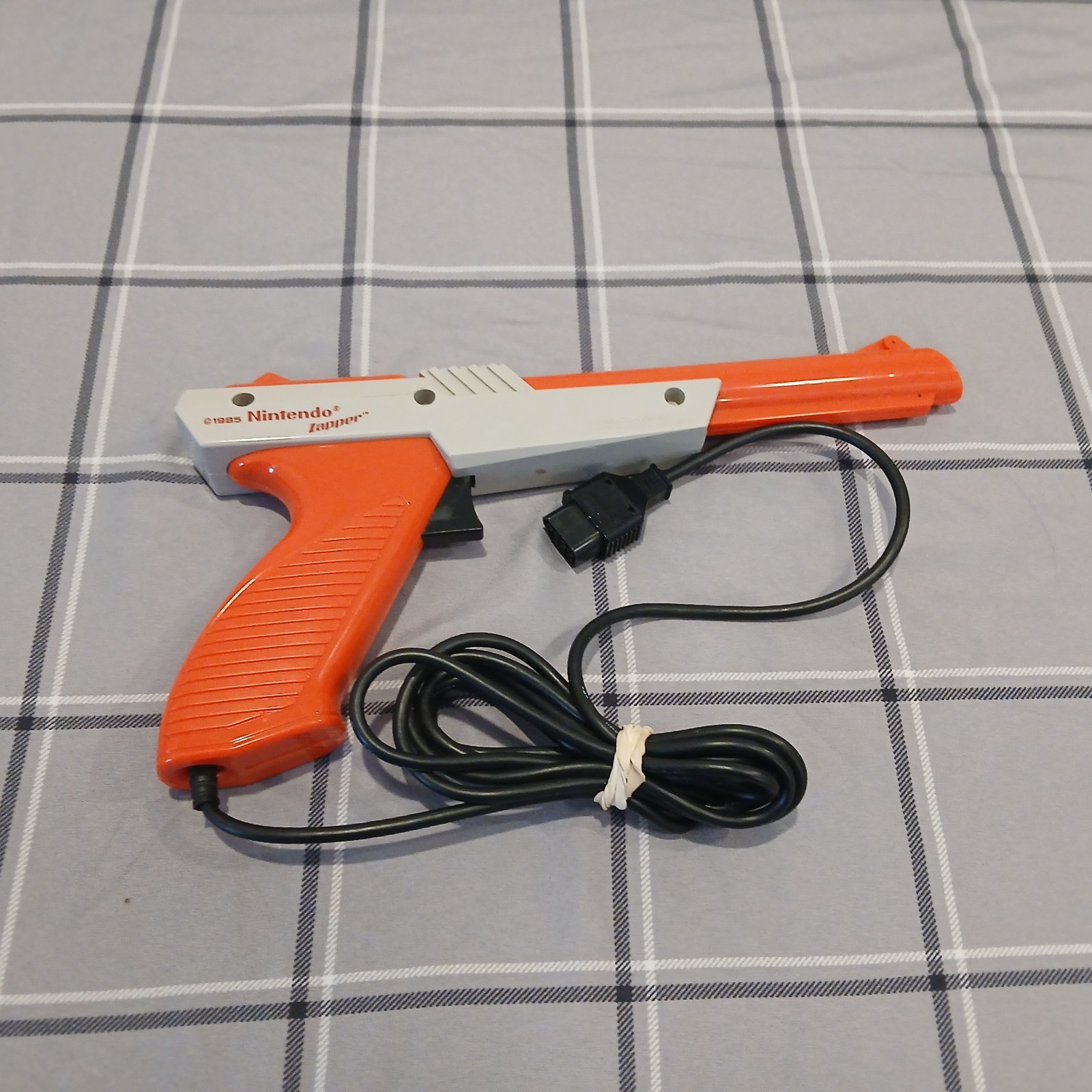 NES Console Bundle – Includes Super Mario Bros & Duck Hunt w/ Zapper