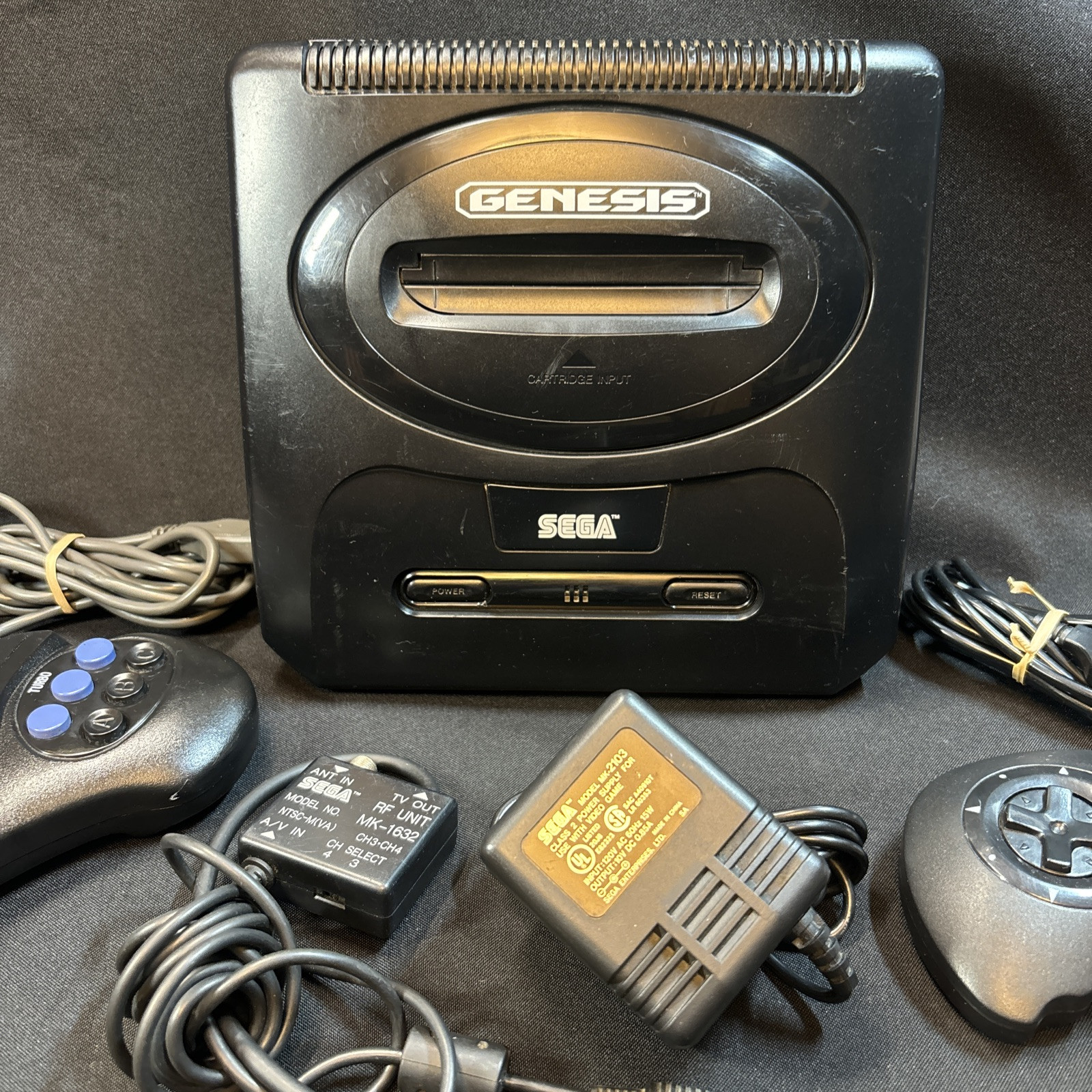 SEGA Genesis Console MK-1631 w/2 controllers, AC,Tested Works SEE DESCRIPTION!