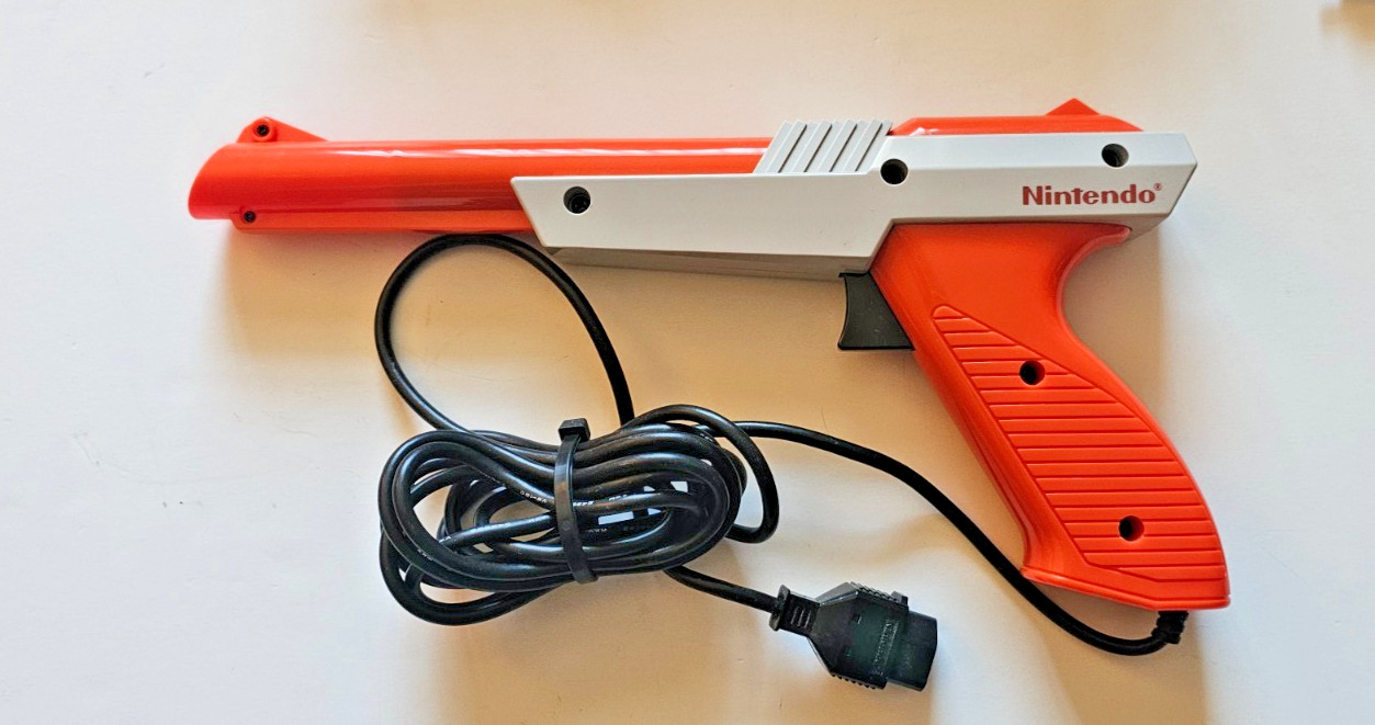 Original 1985 NES Console Bundle (System, Zapper, Super Mario/Duck Hunt) TESTED