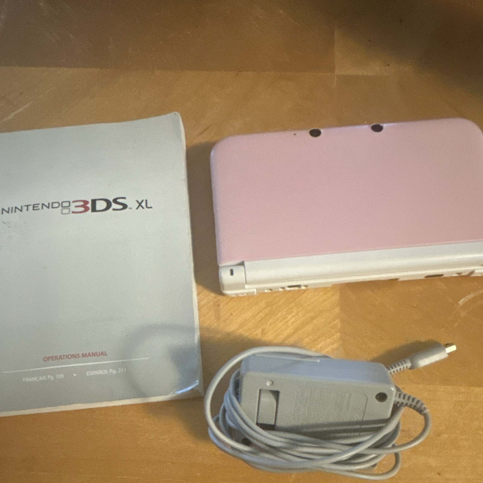 Nintendo 3DS XL White & Pink System w/Charger