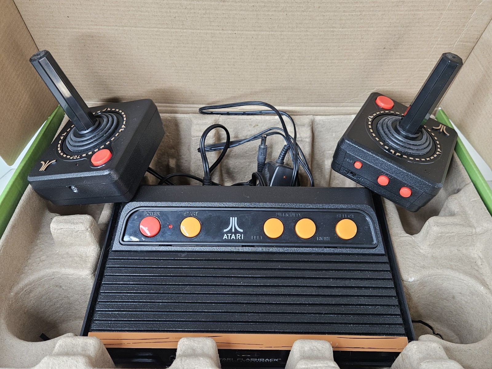 Atari Flashback 7 Classic Video Game Console in Box w/ 2 Controllers Used Twice