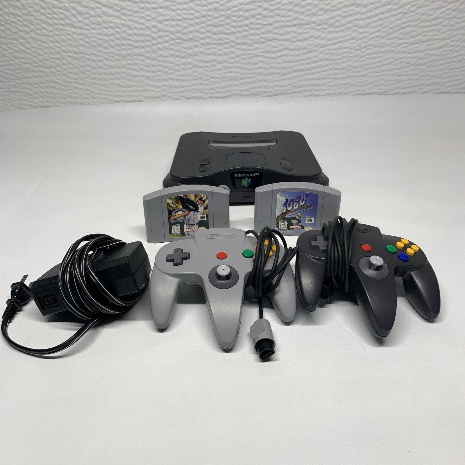 Nintendo 64 N64 Console Bundle NUS-001 (USA) 2 Controllers, 2 Games, NO AV Cord