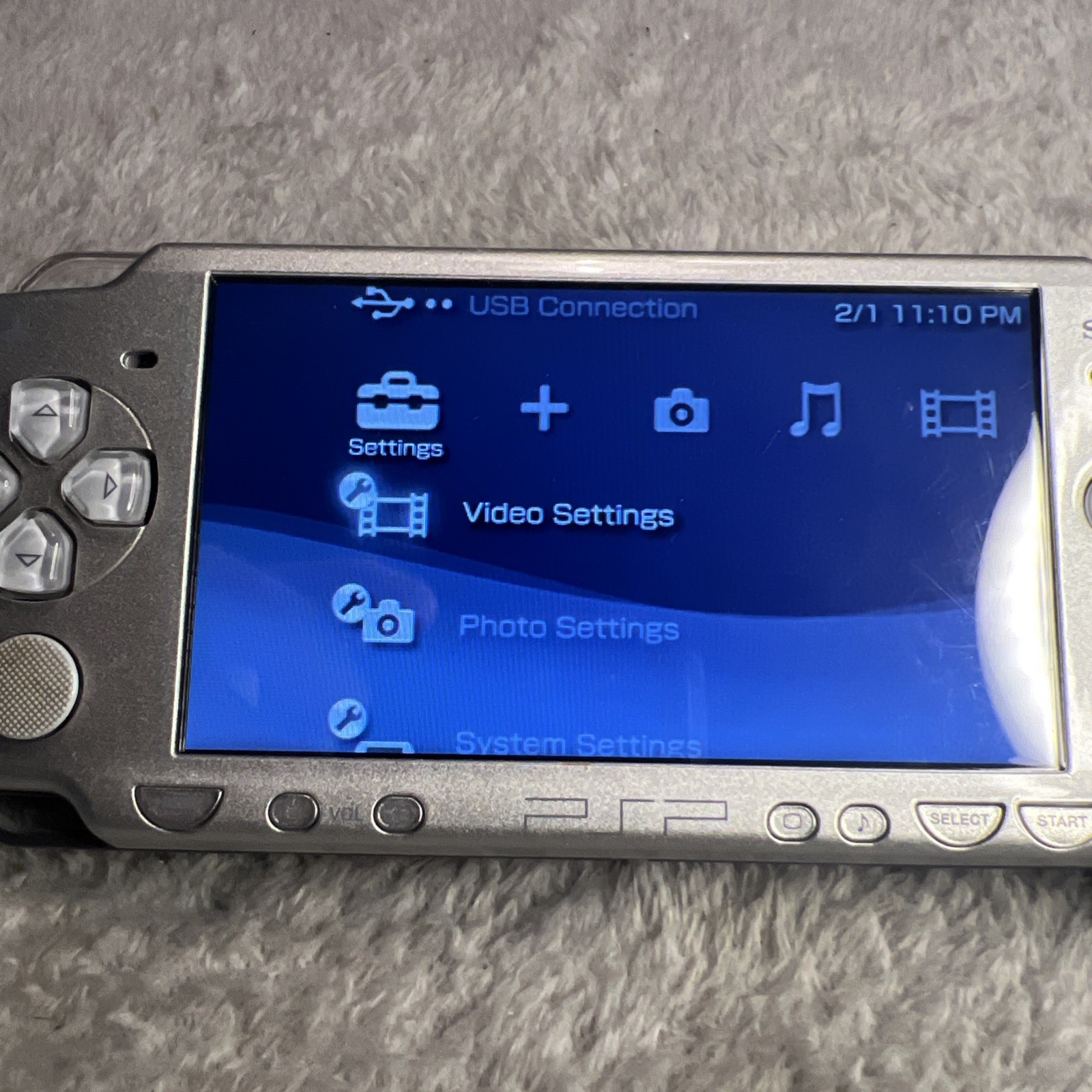 Sony PSP 2001 Portable Mystic Silver Handheld System – Charger Included. No Batt