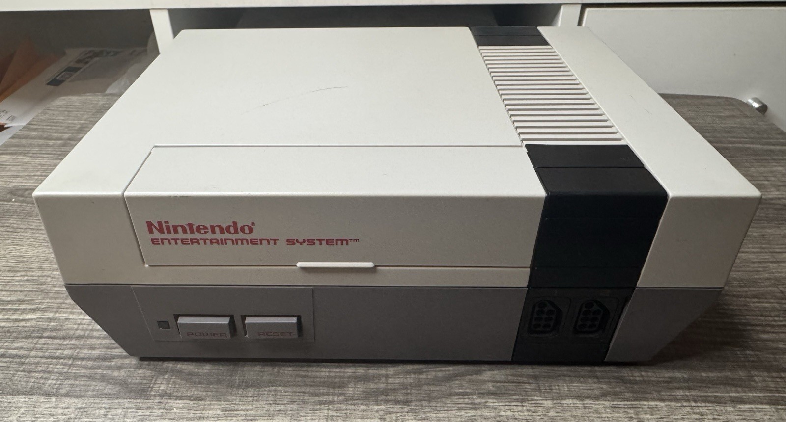 Nintendo NES Console with Extra Controller Grey Zapper and Game Tested Working