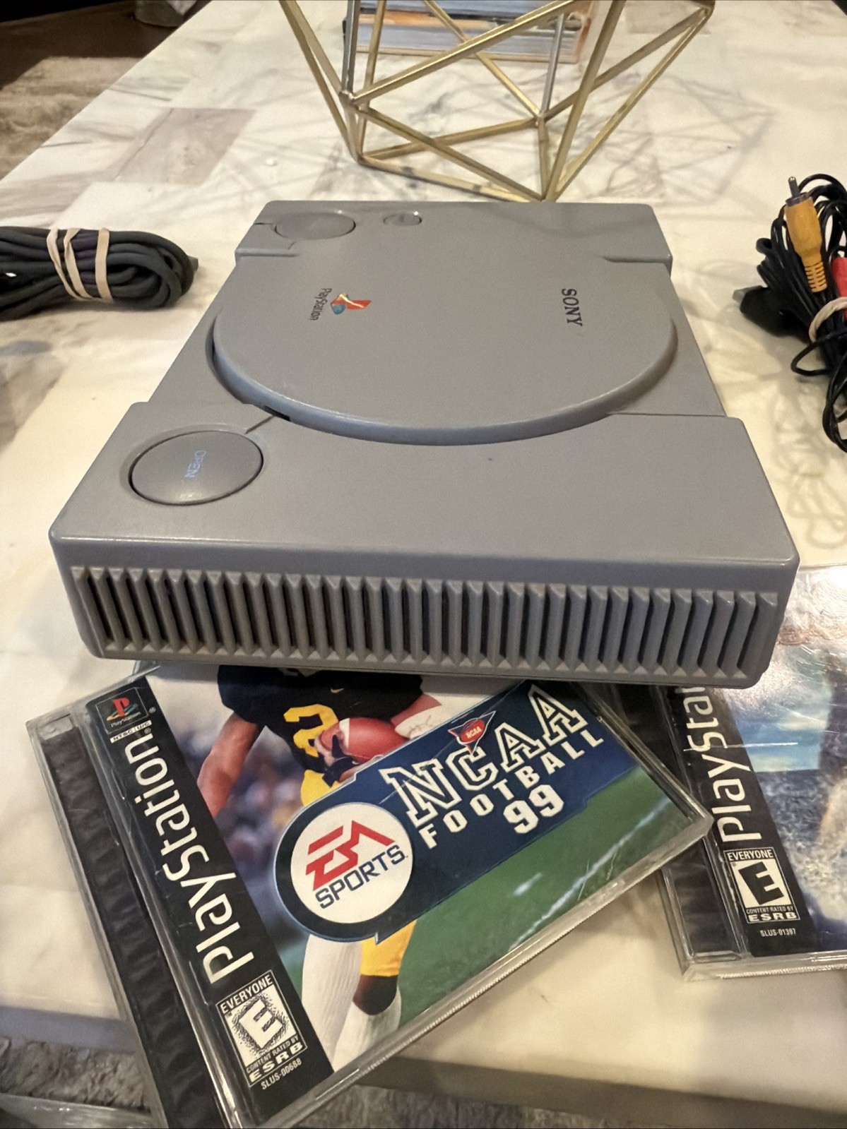 Sony PlayStation 1 PS1 SCPH-7001 Console OEM Controller Tomb Raider 2 + 2 Games