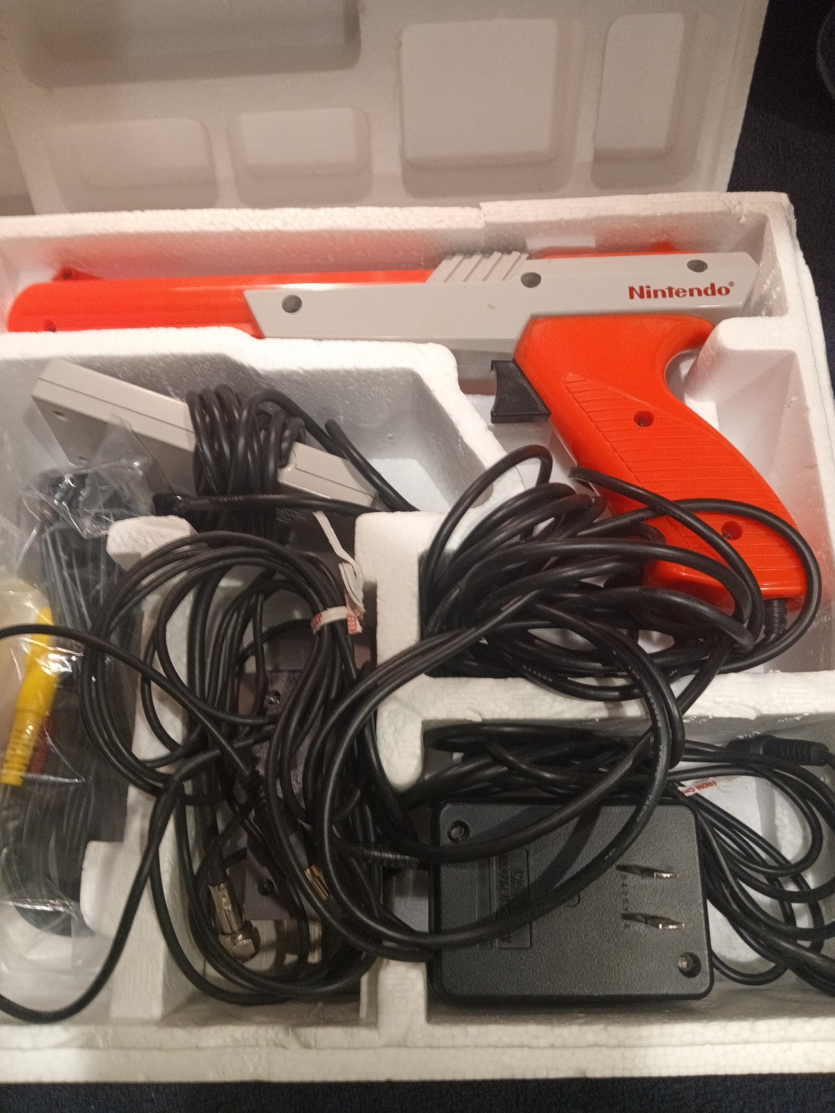 Nintendo Nes Action Set Console System Complete in Box (Cib) Controllers / Games
