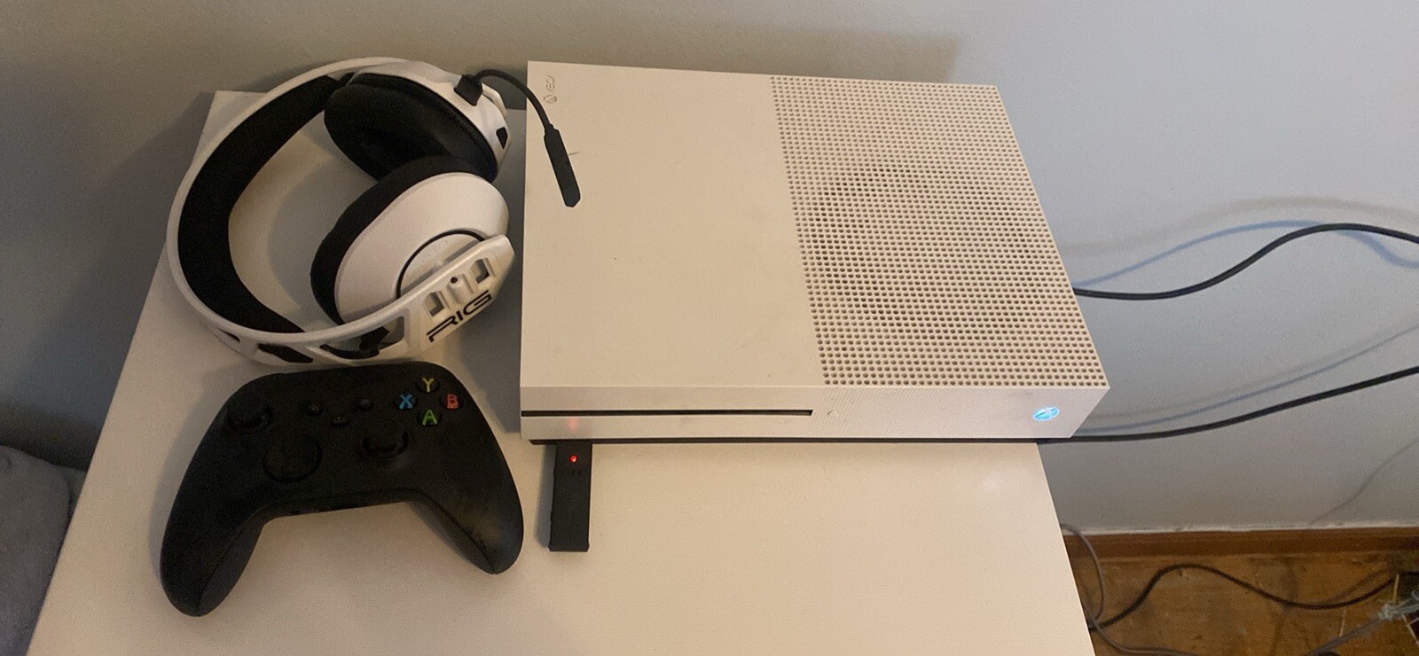 Microsoft Xbox One S 500GB Video Game Console – White (ZQ9-00001)