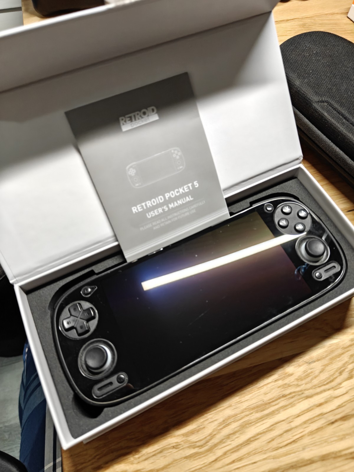 Retroid Pocket 5 Black OLED Handheld Retro Gaming Console 8GB RAM 128GB + CASE