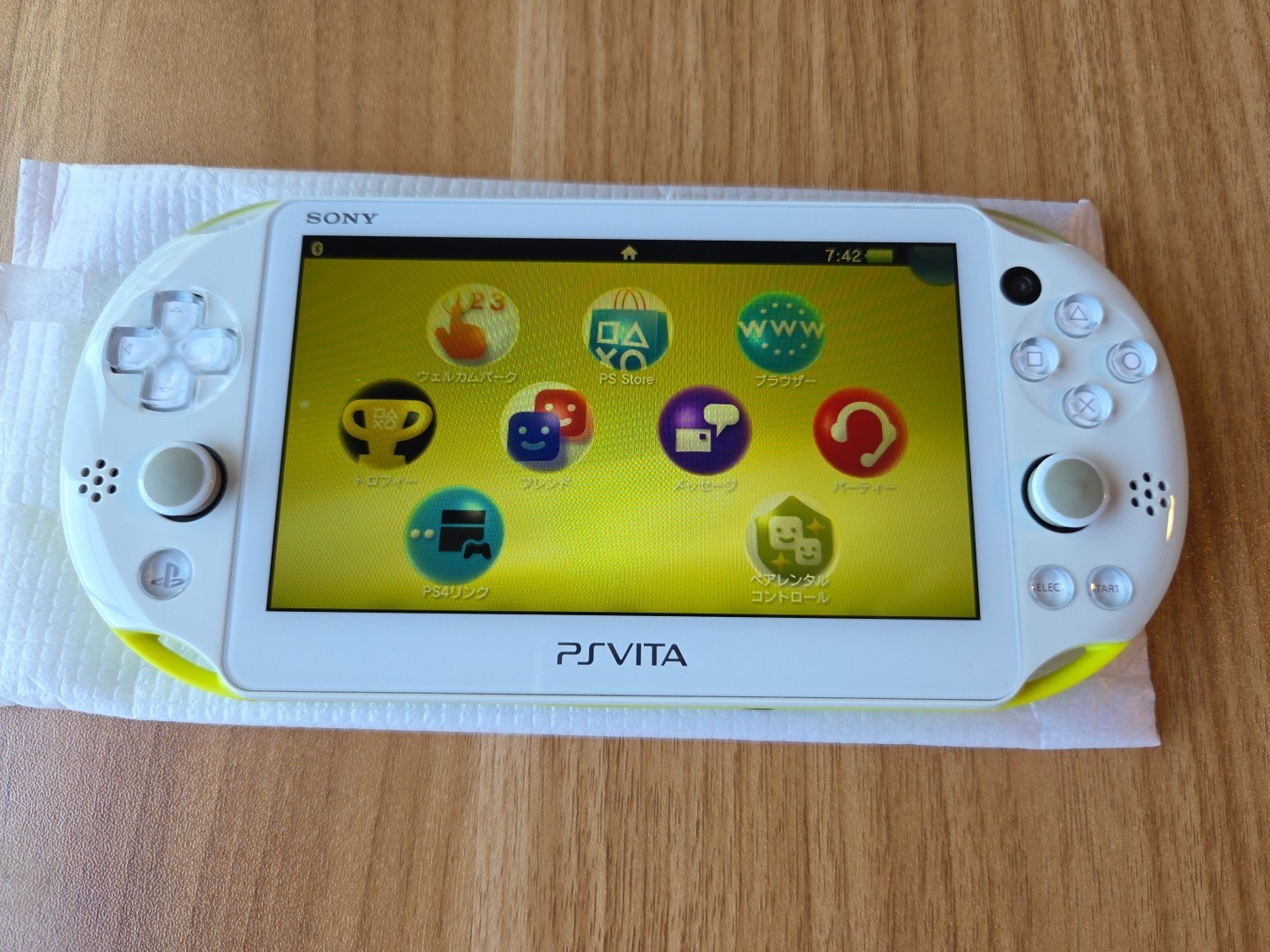 Sony PlayStation Vita Slim PS VITA Pch-2000 Lime Green CIB Console US SELLER
