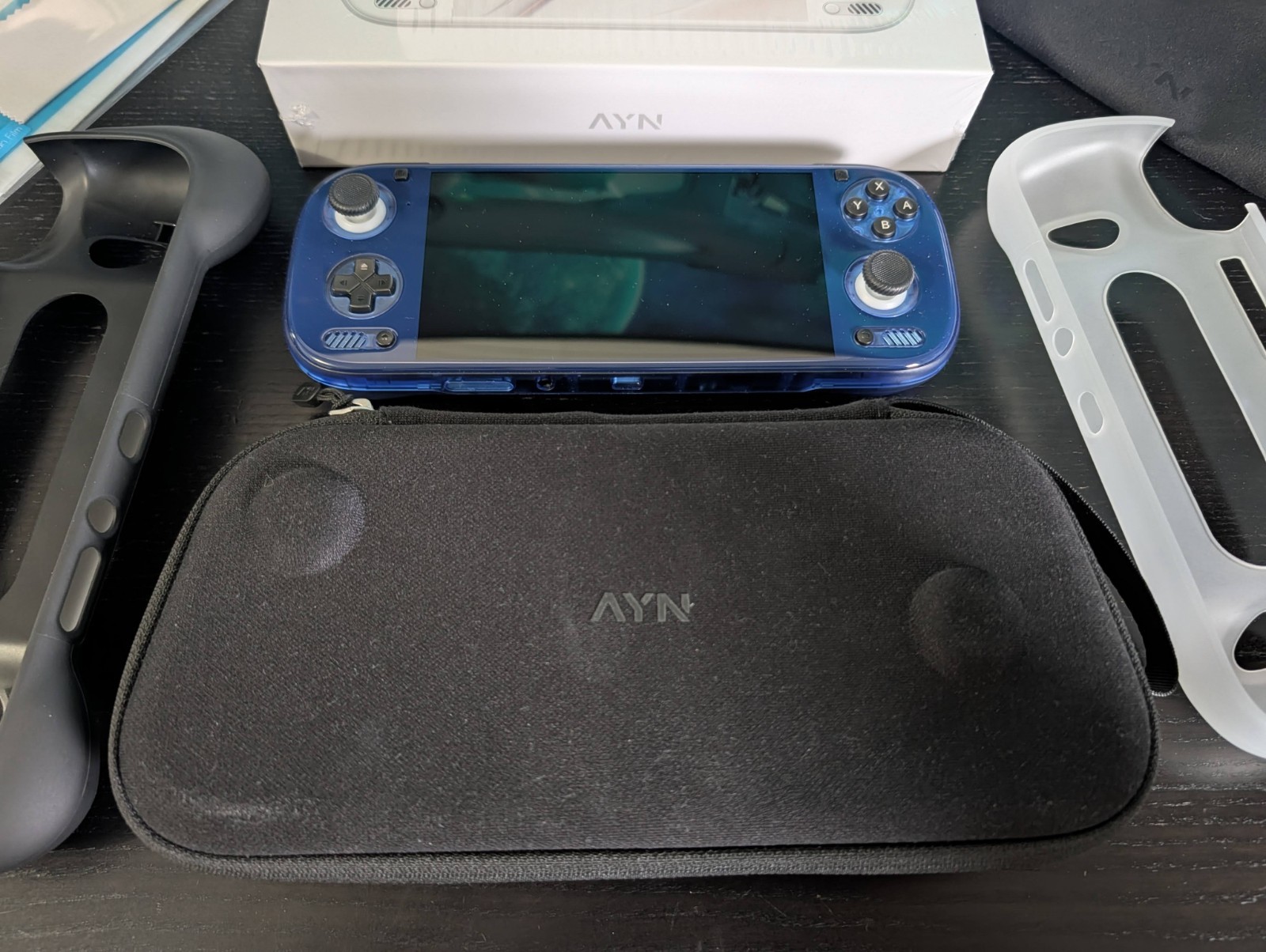 AYN Odin 3 Max – 16/512GB – Clear Blue – Grip, Shell, Case & More Included
