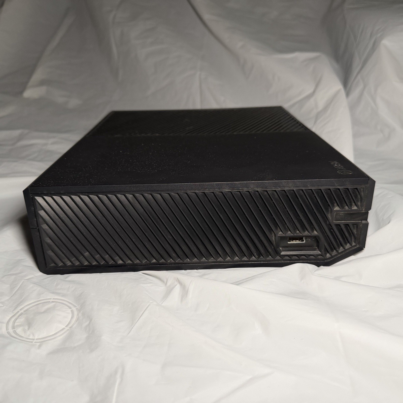 Original Microsoft Xbox One Model 1540 Console With Games, Box & Extras Read