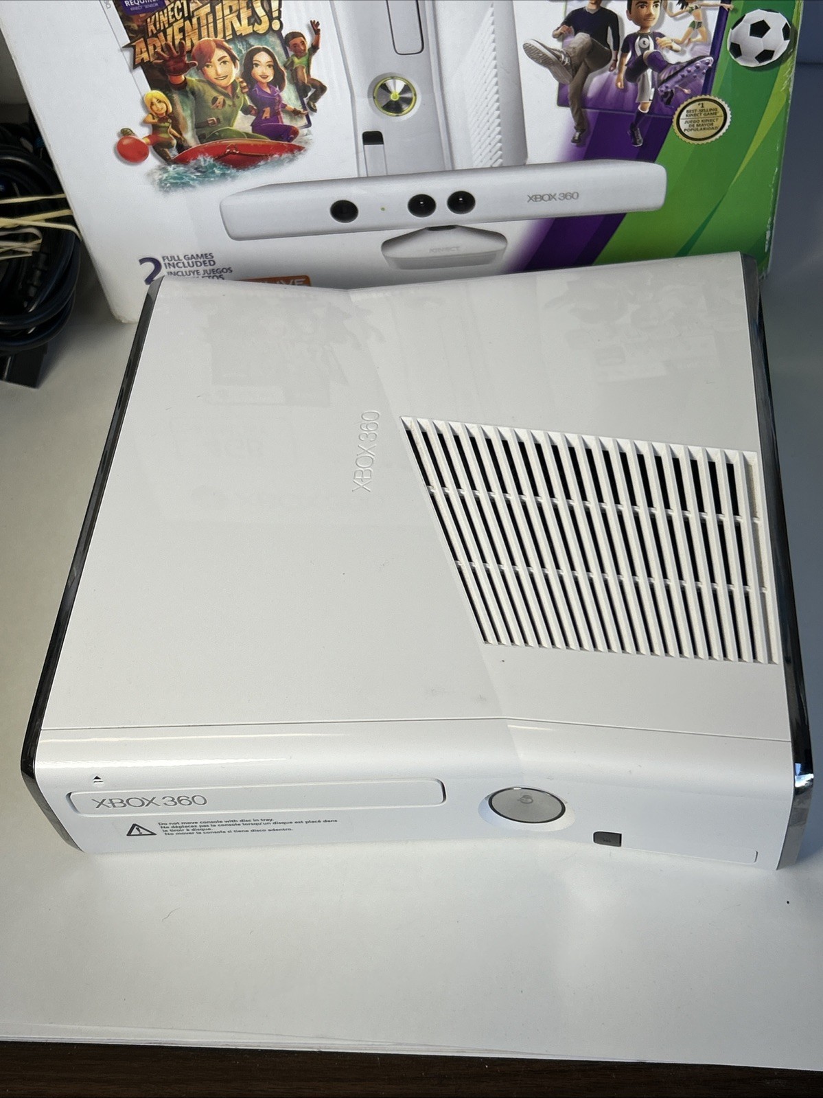Microsoft Xbox 360 Special Edition Kinect Sports 4GB White Console 1439 W Box
