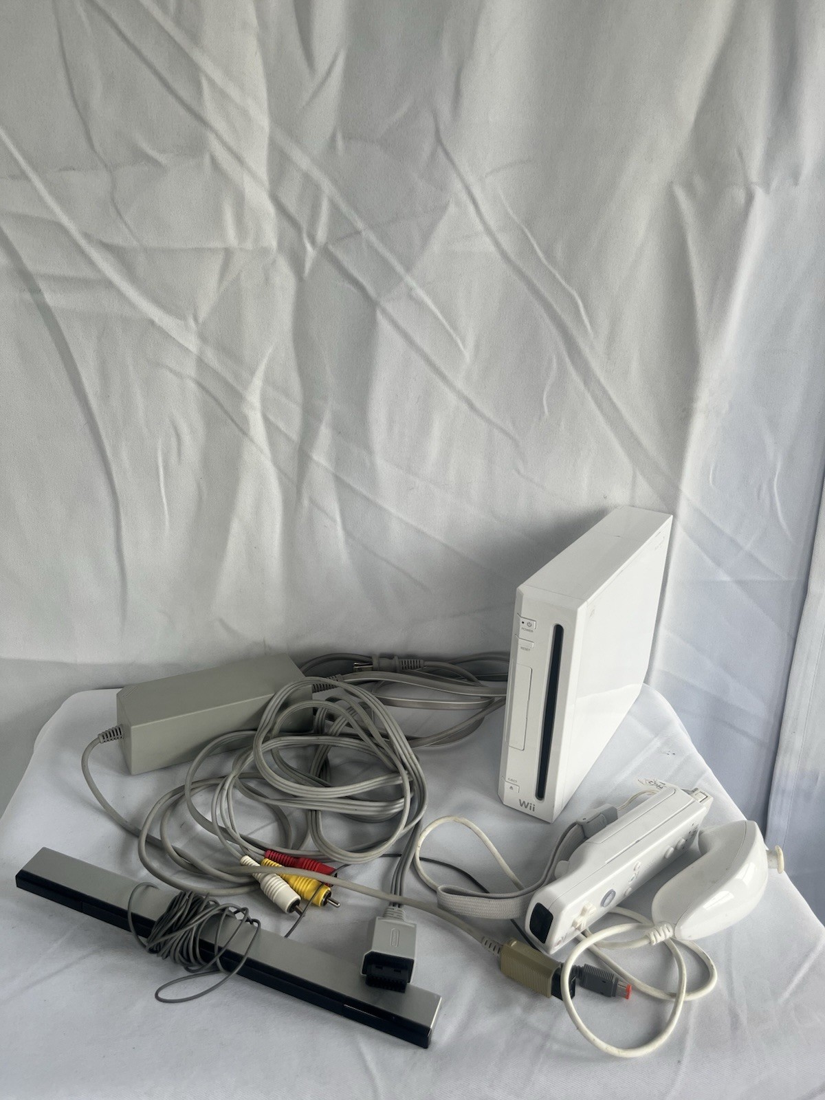 Nintendo Wii Tested and working NTSC-U/C w Remote, Nunchuk, Cables complete