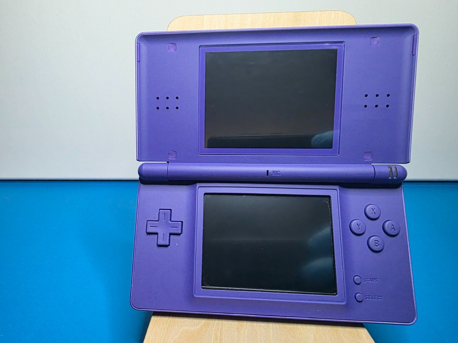 Nintendo DS Lite Violet Purple Handheld System with Charger & Stylus Pen