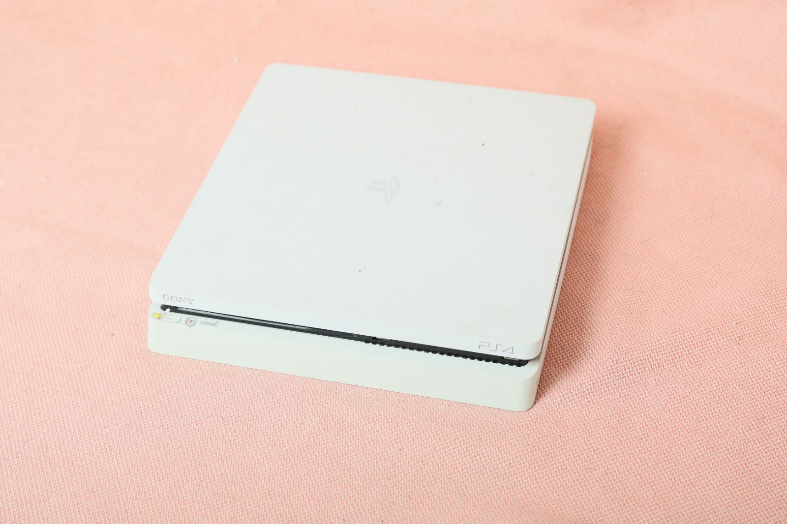 Sony PlayStation 4 Slim 500GB – White Console Only Firmware 10.50