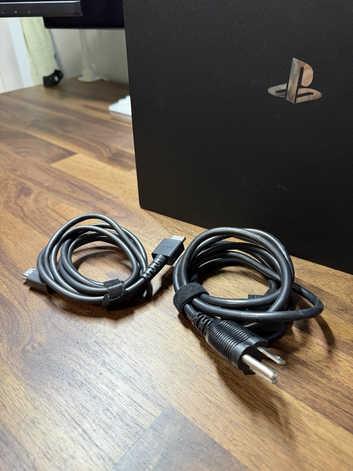 Sony PlayStation 4 Pro Bundle – Controller & 2 Games TESTED