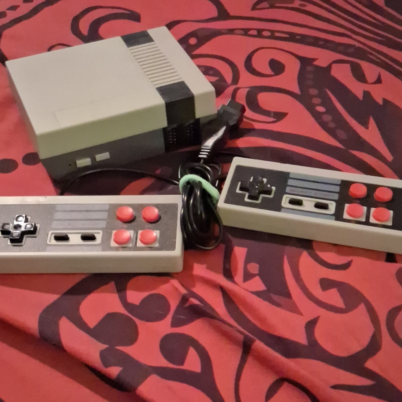 Nintendo NES Classic Edition Gray Console w/ 2 Controllers HDMI 720p Wi-Fi NTSC