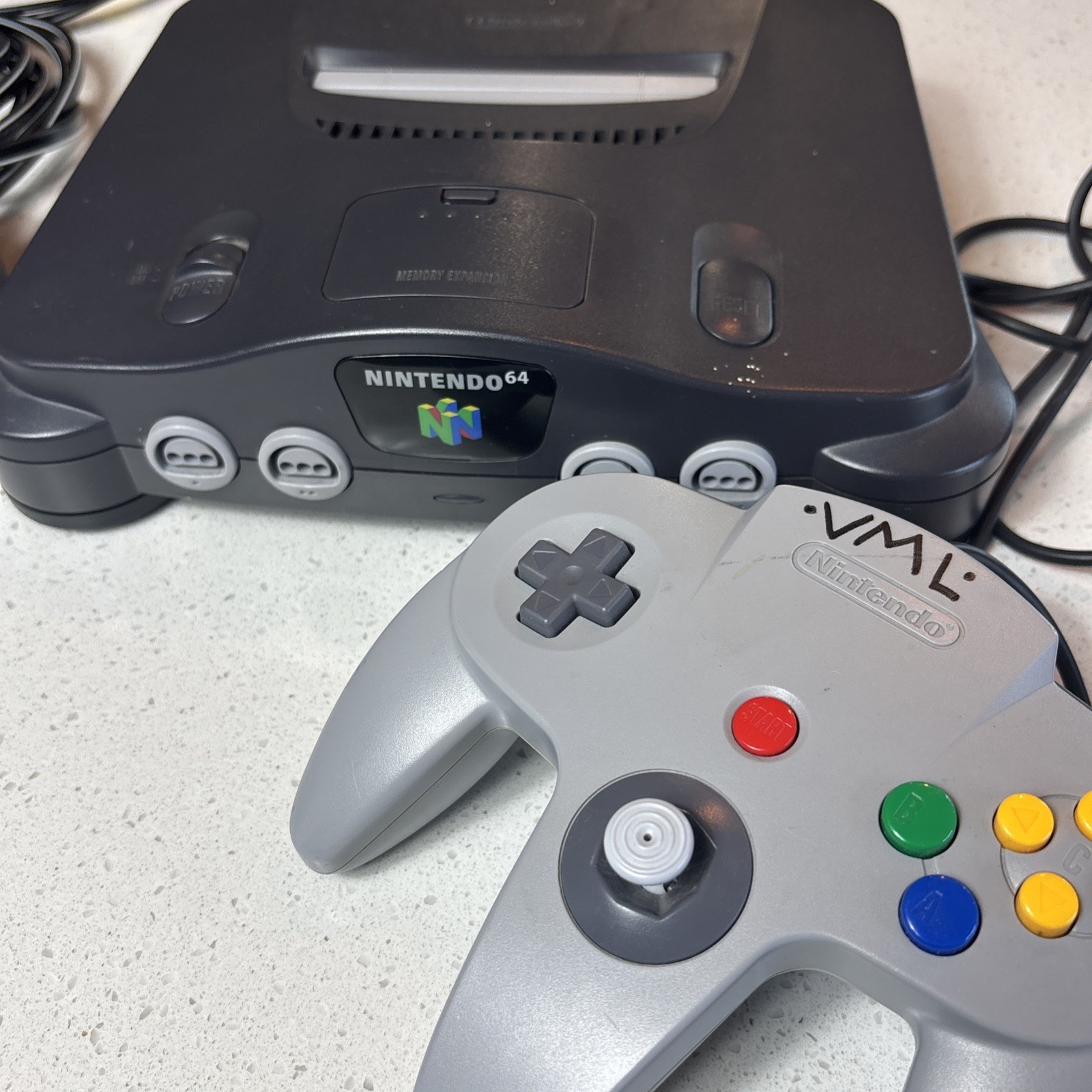 N64 Nintendo 64 Console + ONE CONTROLLER + Cords – pre owned