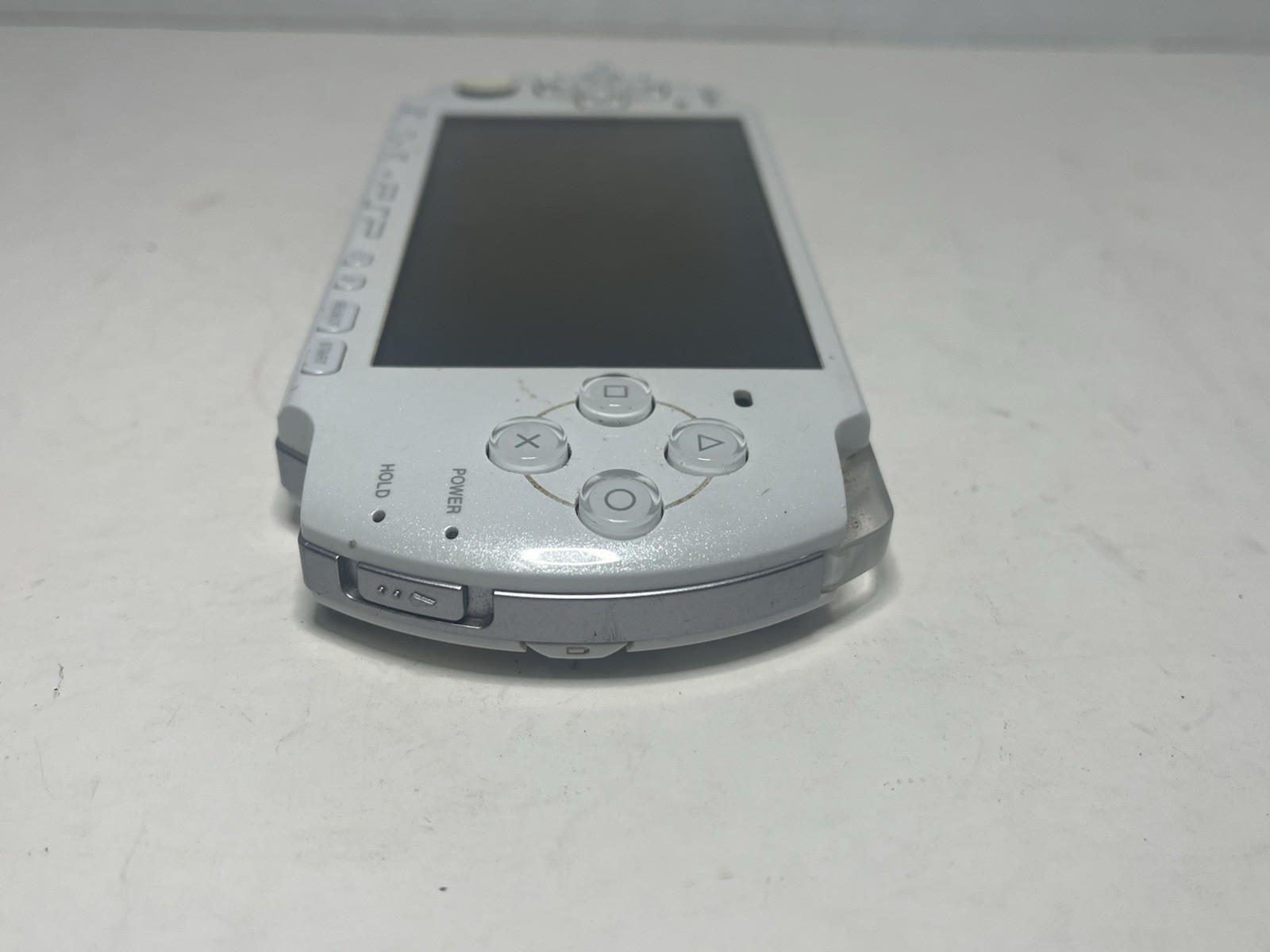 Sony PSP 3001 White Handheld System For Parts/Repair – Not Working