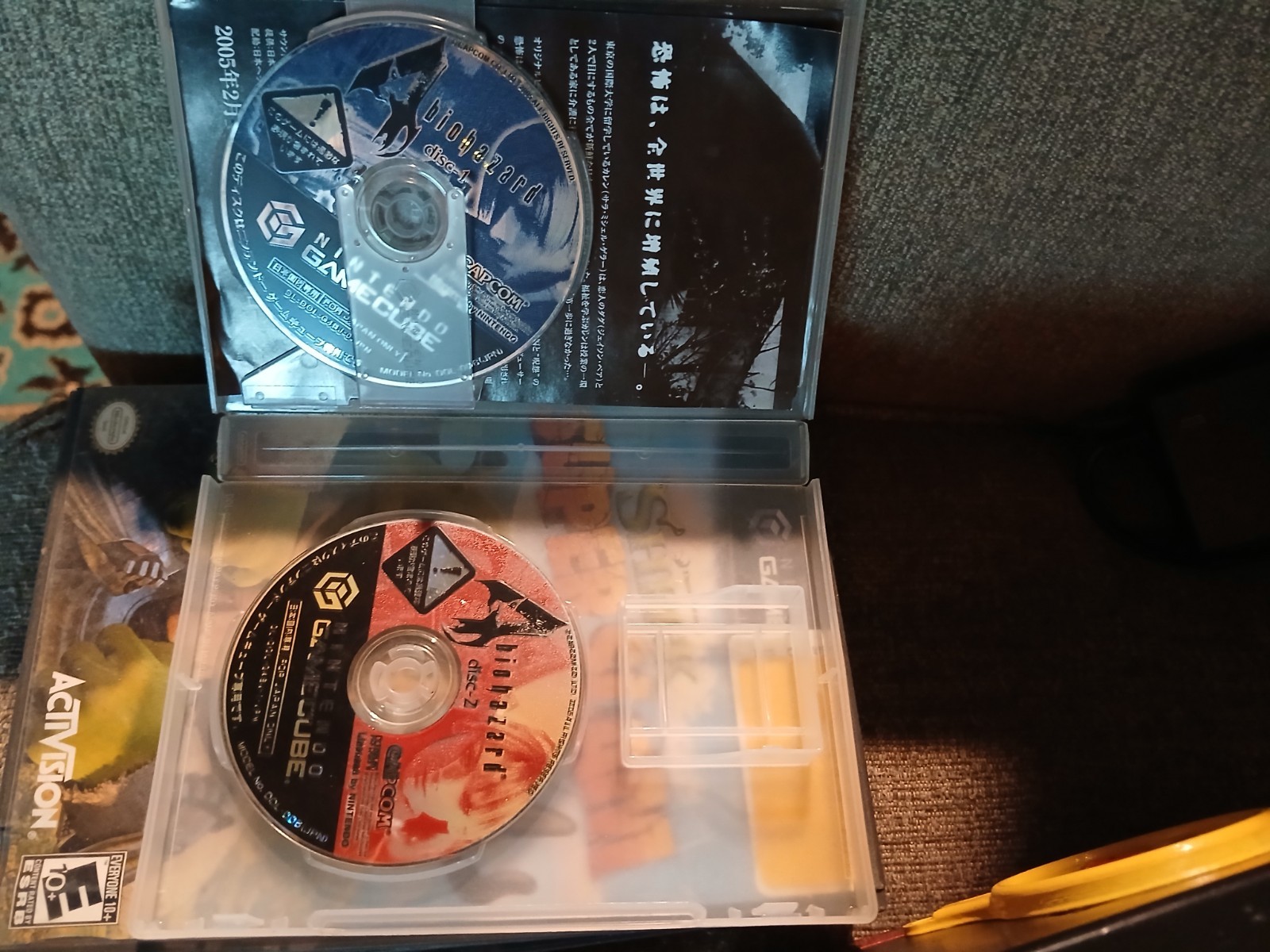 Custom Resident Evil Gamecube. 4 Games, 2 Controllers, Memory Card. See Pictures