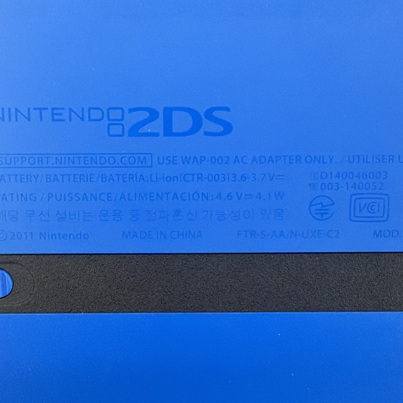 Nintendo 2DS Electric Blue Handheld Console FTR-001 Bundle 4GB SD Card & Stylus
