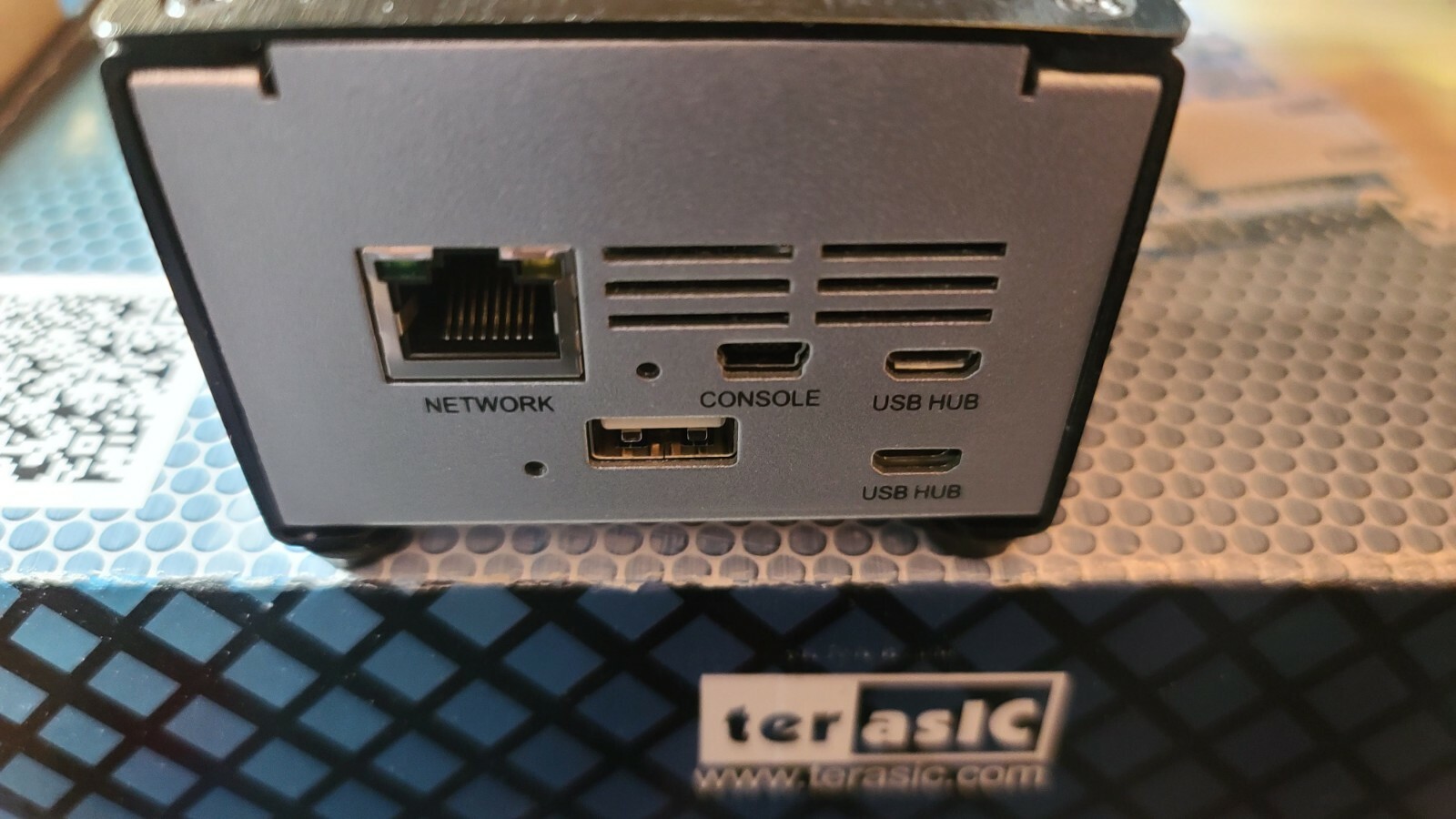MiSTer FPGA Terasic DE10 Nano + 256GB SD preloaded + Case + 128MB + USB HUB + IO