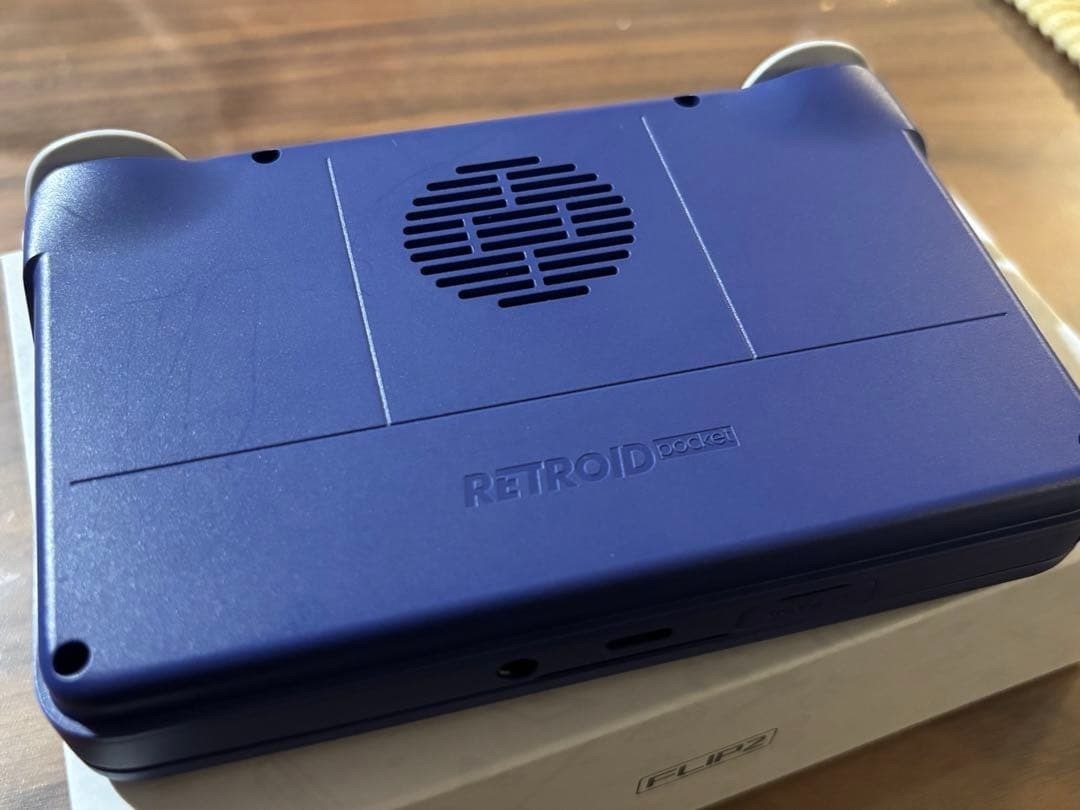 Retroid Pocket Flip 2 Blue Retro Android Handheld Game Console Mint from Japan